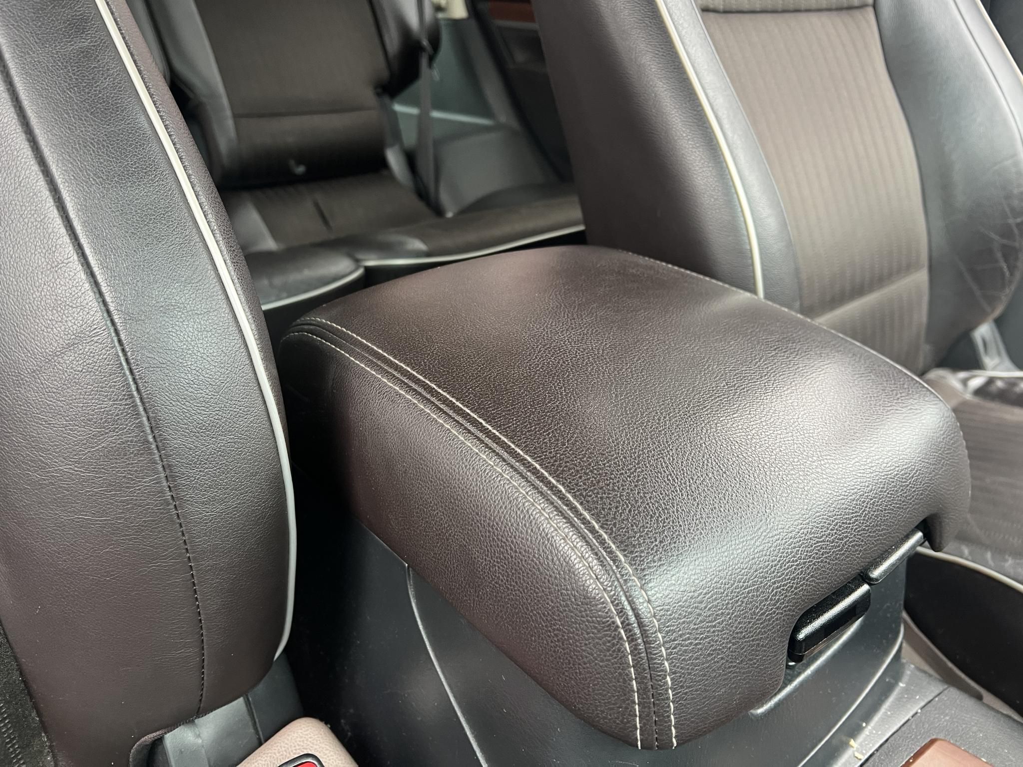 MITSUBISHI PAJERO 3.2 DI-D Instyle Navi (Automata) Xenon Bőr belső 7 személyes Tempomat Bluetooth Navi