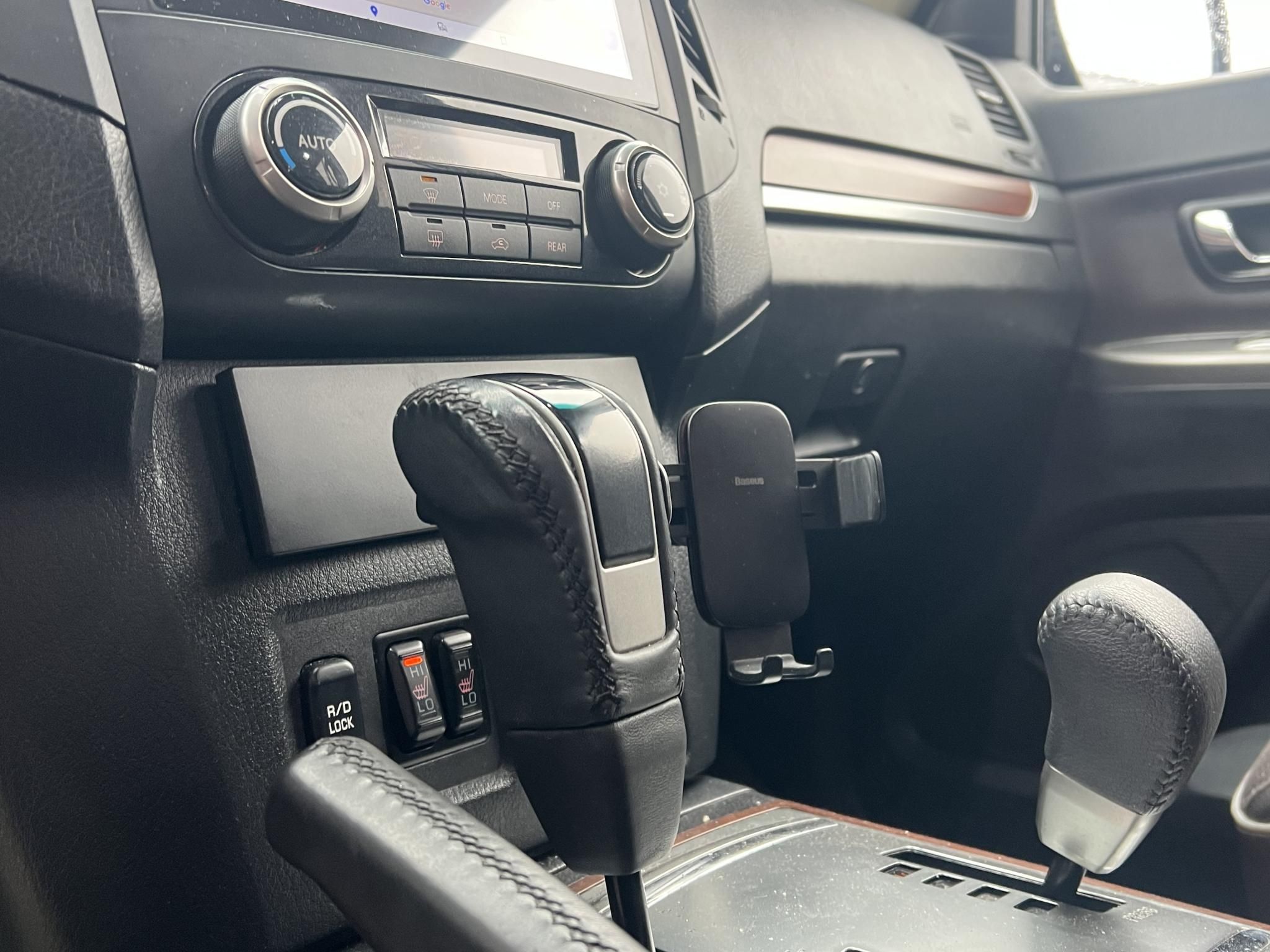 MITSUBISHI PAJERO 3.2 DI-D Instyle Navi (Automata) Xenon Bőr belső 7 személyes Tempomat Bluetooth Navi