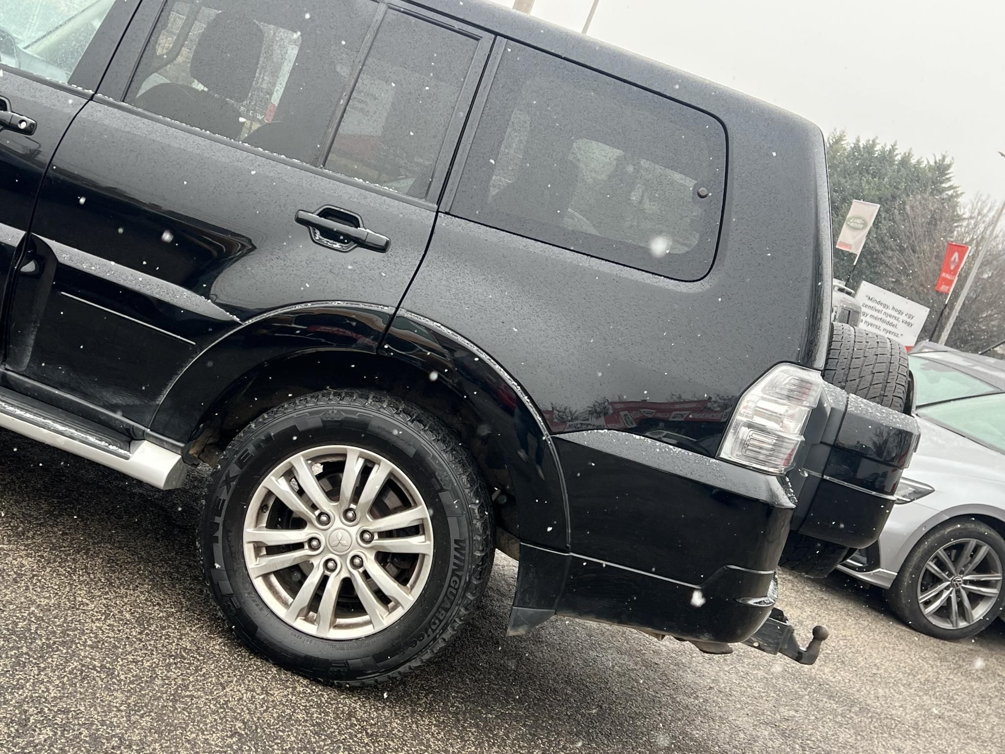 MITSUBISHI PAJERO 3.2 DI-D Instyle Navi (Automata) Xenon Bőr belső 7 személyes Tempomat Bluetooth Navi