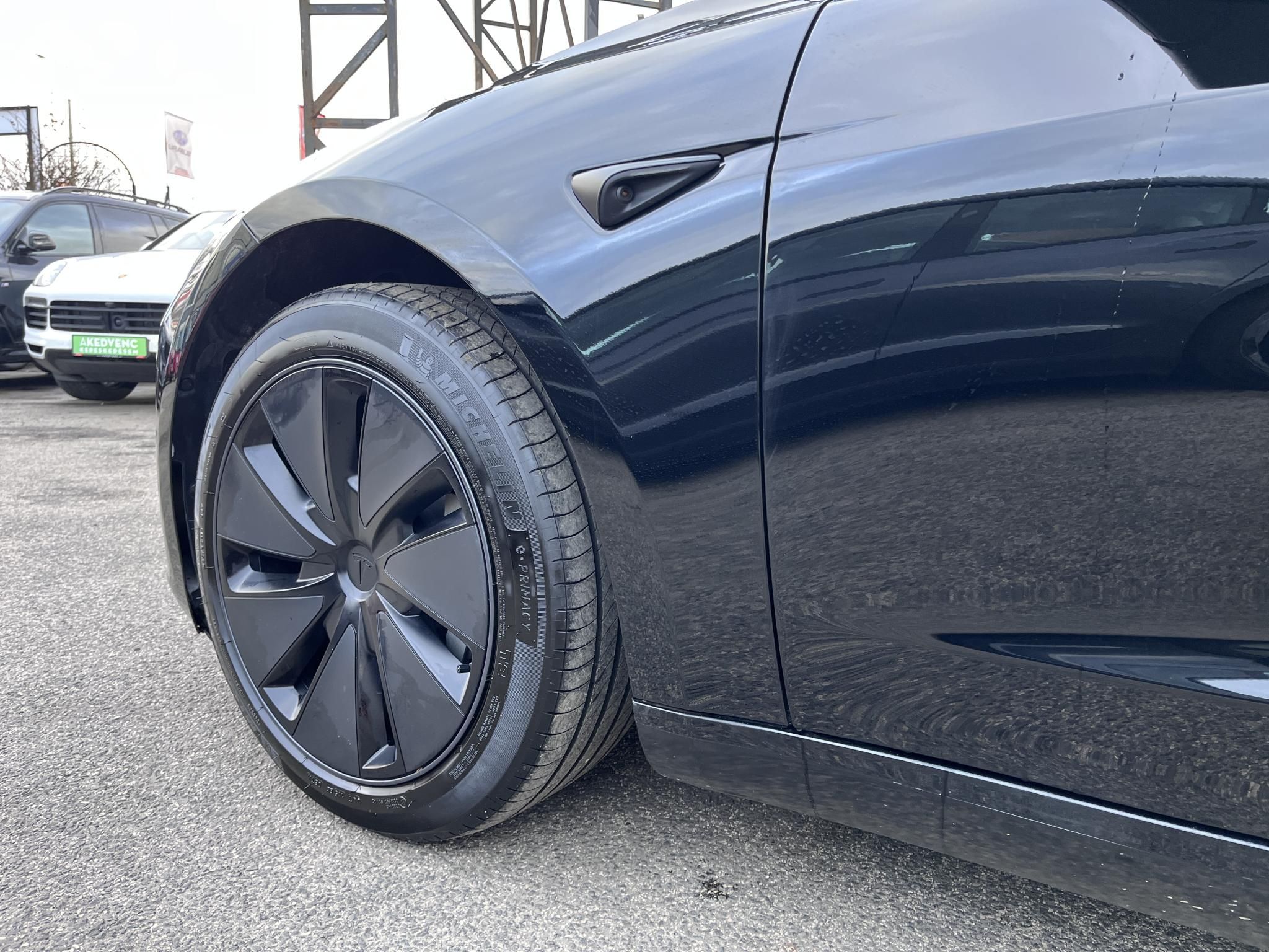 TESLA MODEL 3 RWD (Automata) HIGHLAND 27e km. AMD Ryzen. Gyári garancia 2032-ig. 500km hatótáv!