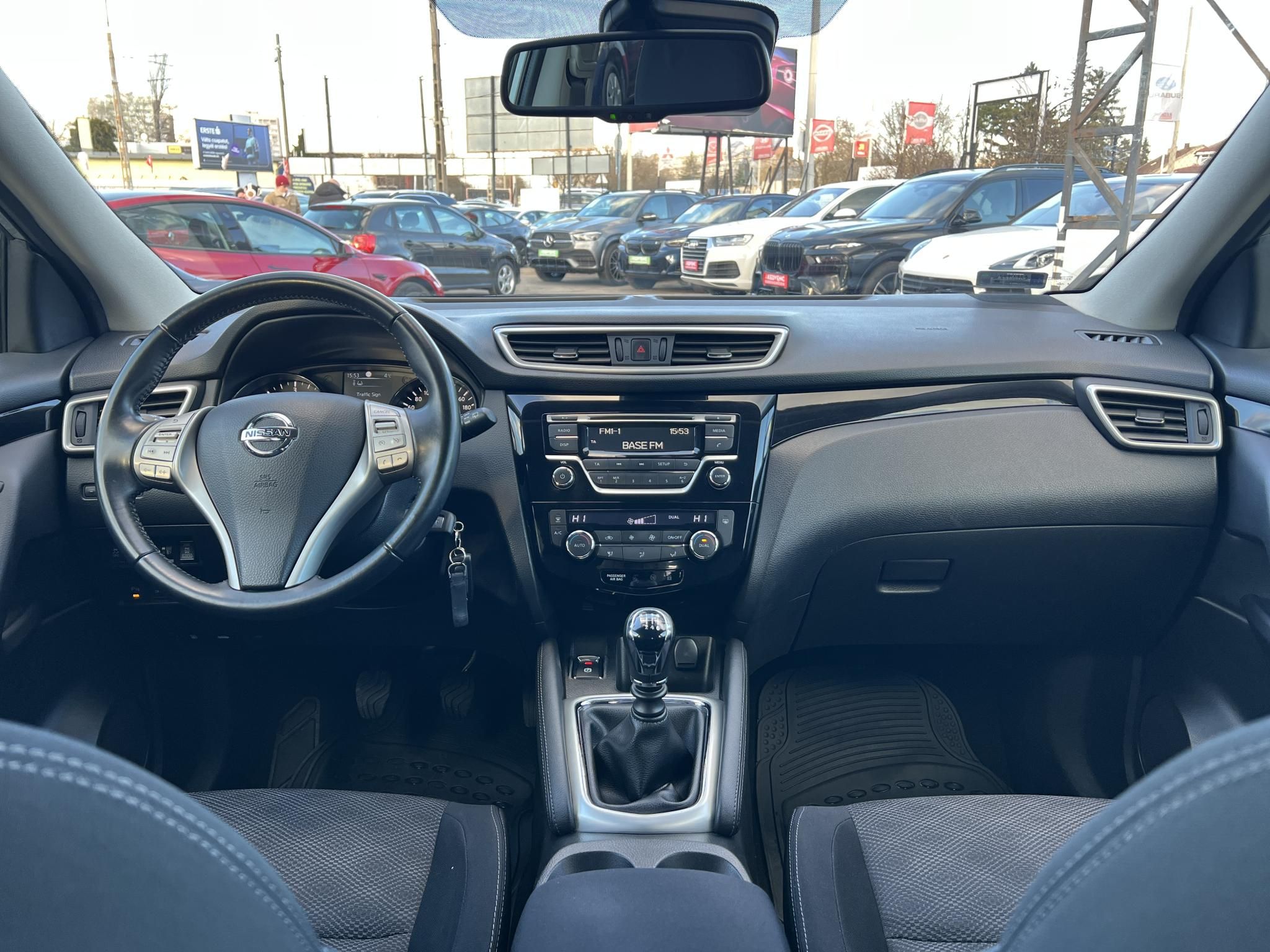 NISSAN QASHQAI 1.6 dCi Tekna 4WD 119e km. LED Tempomat Bluetooth Digitklíma MEGKÍMÉLT állapot!