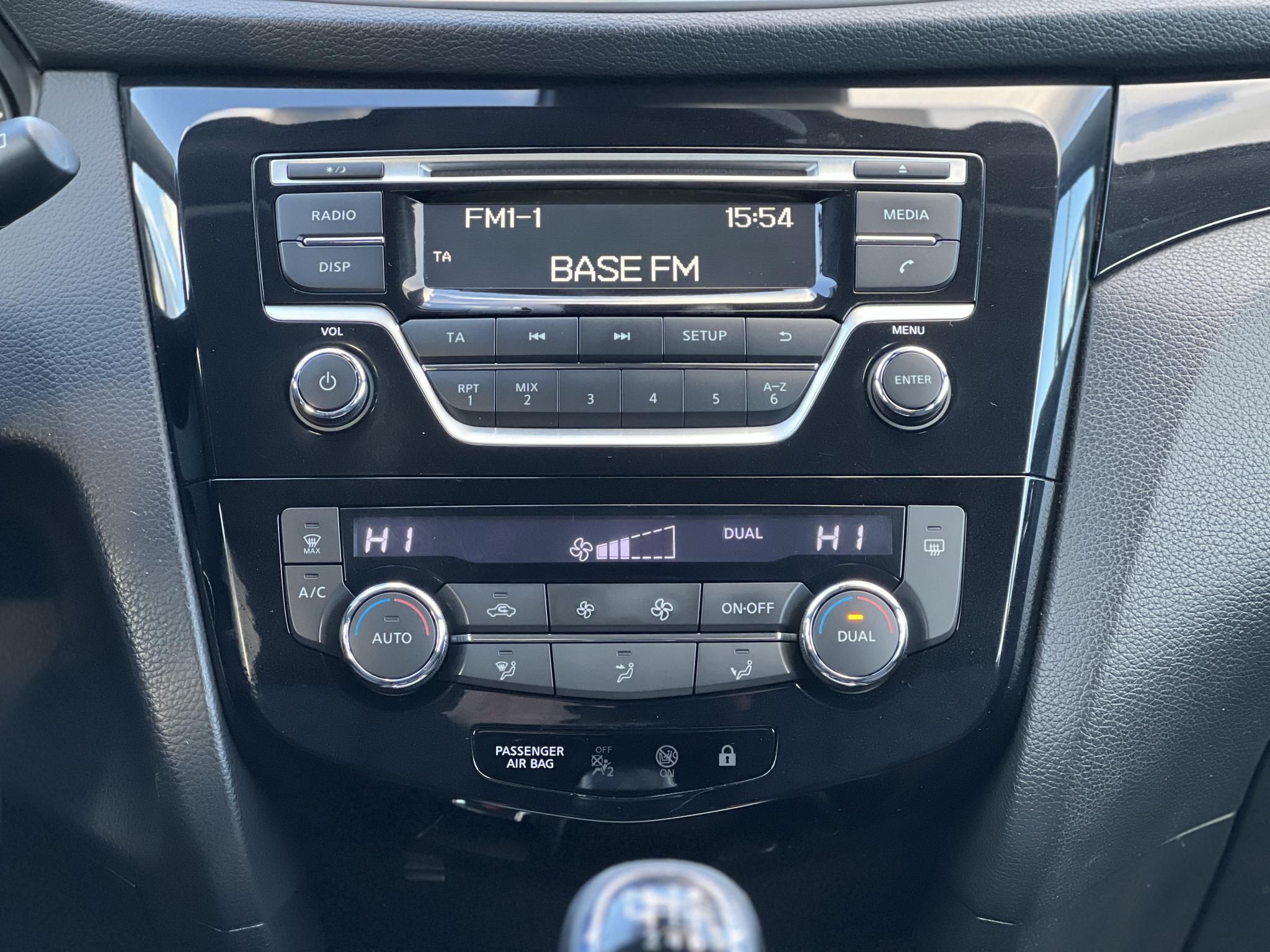 NISSAN QASHQAI 1.6 dCi Tekna 4WD 119e km. LED Tempomat Bluetooth Digitklíma MEGKÍMÉLT állapot!