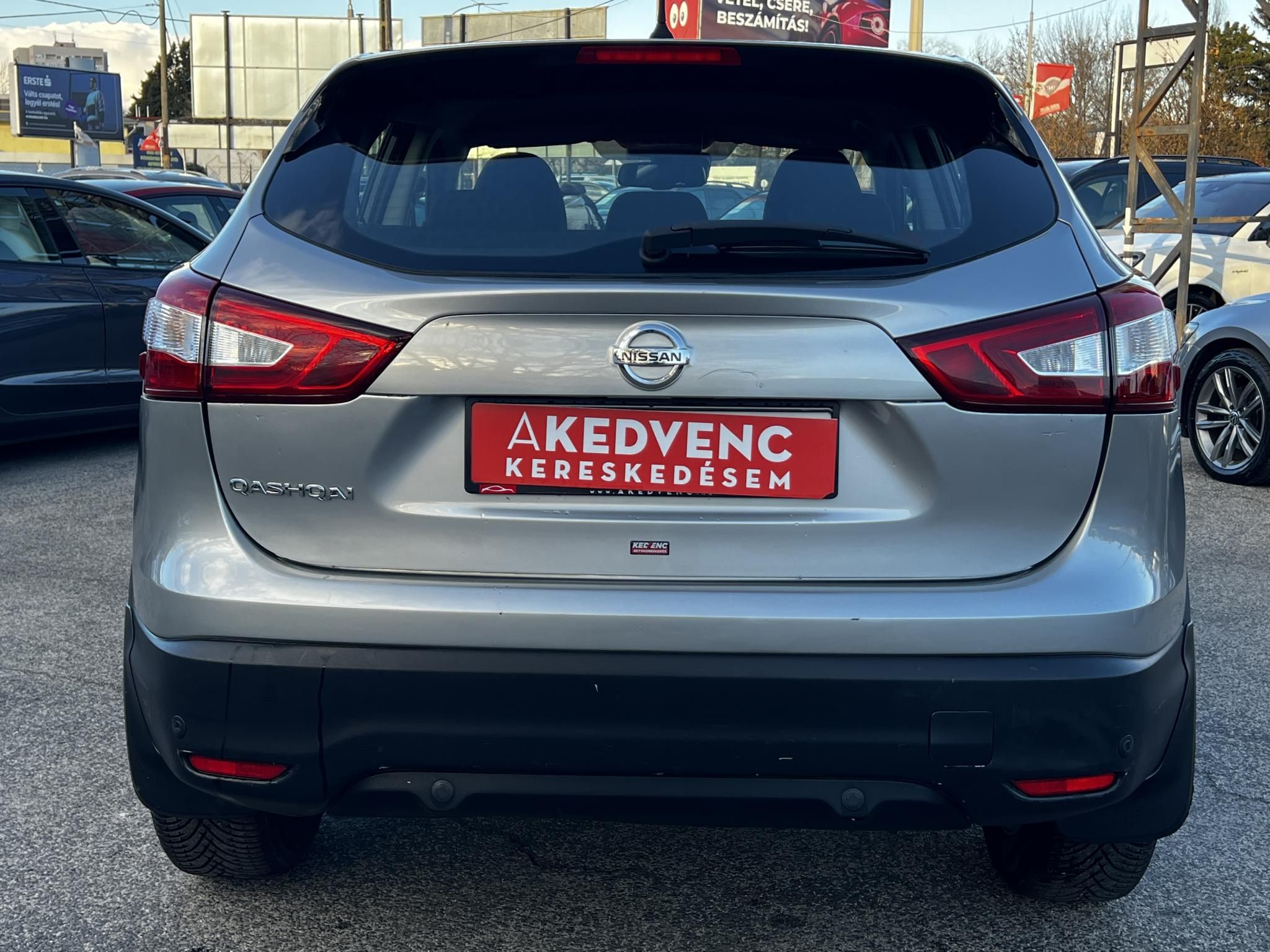 NISSAN QASHQAI 1.6 dCi Tekna 4WD 119e km. LED Tempomat Bluetooth Digitklíma MEGKÍMÉLT állapot!
