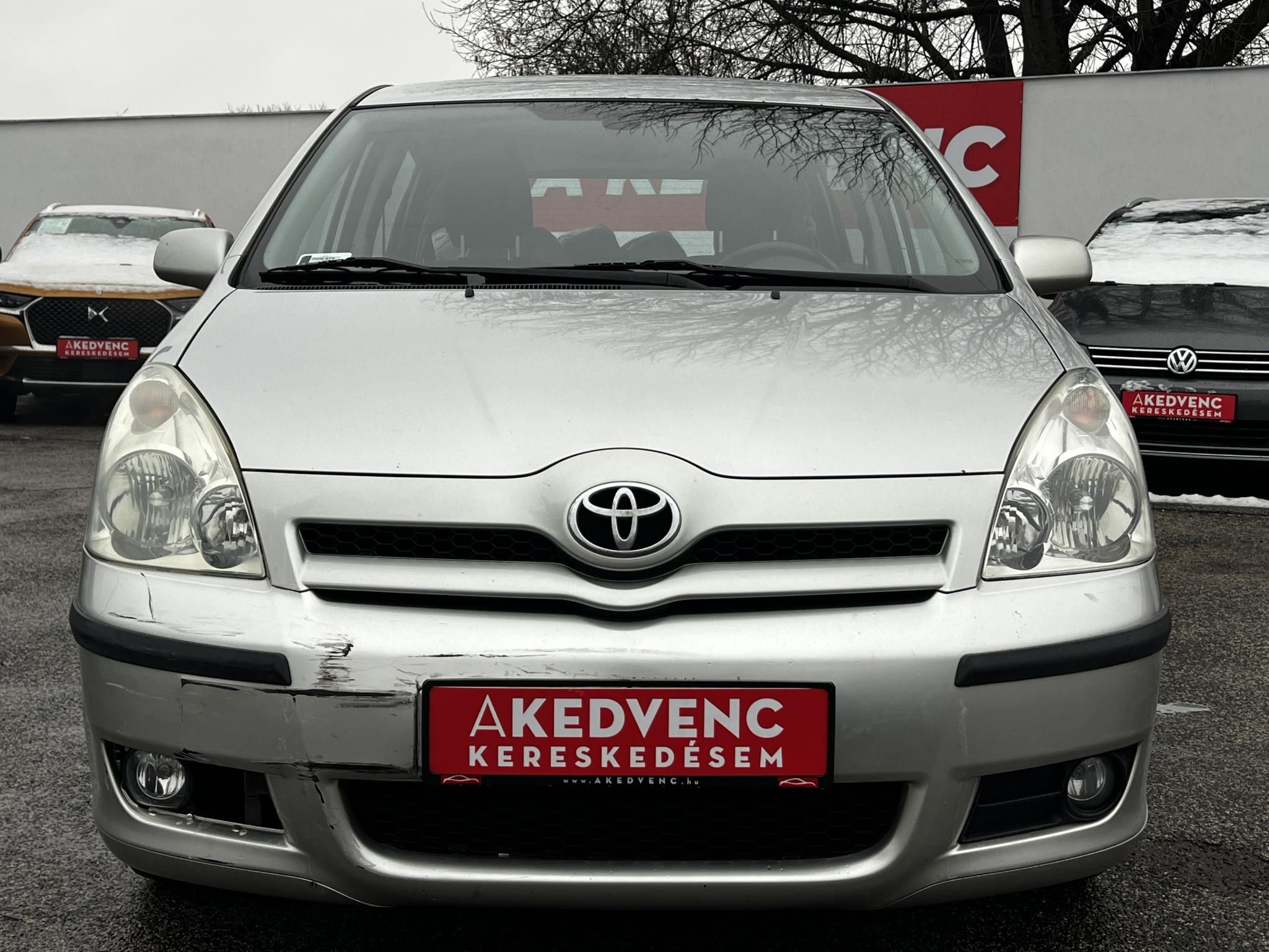 TOYOTA COROLLA VERSO 1.8 Linea Sol 7 személyes frissen szervizelt. tempomat. digit klíma. vonóhorog