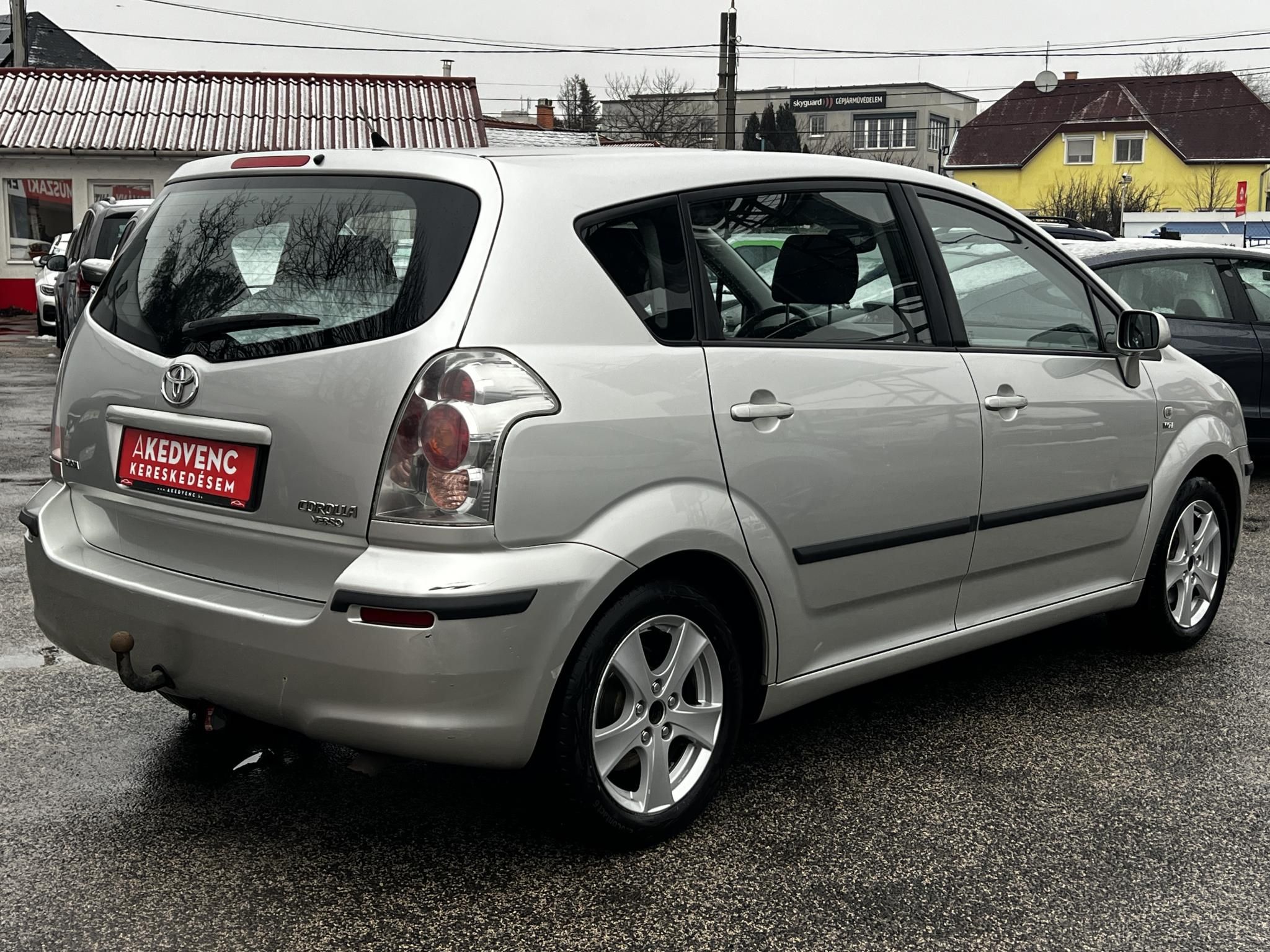 TOYOTA COROLLA VERSO 1.8 Linea Sol 7 személyes frissen szervizelt. tempomat. digit klíma. vonóhorog