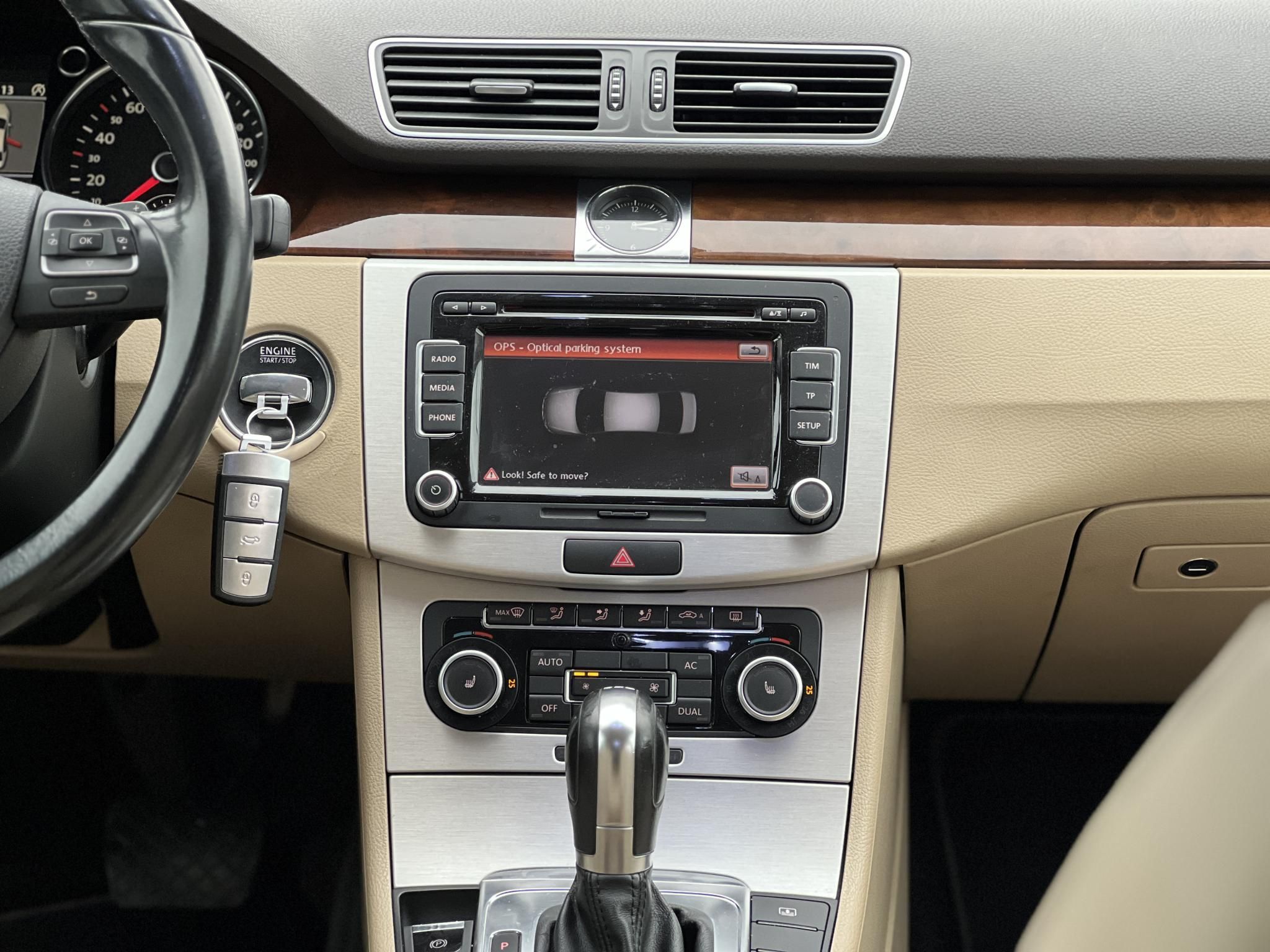 VOLKSWAGEN PASSAT VII 2.0 CR TDI Highline BMT DSG M.o.-i. világos belső. magas felszereltség!