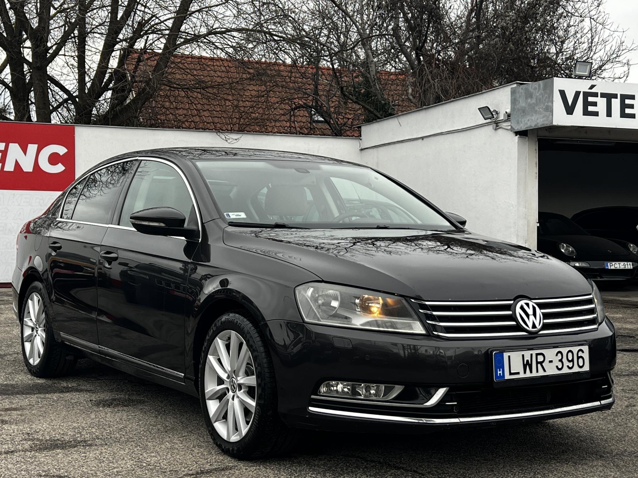VOLKSWAGEN PASSAT VII 2.0 CR TDI Highline BMT DSG M.o.-i. világos belső. magas felszereltség!