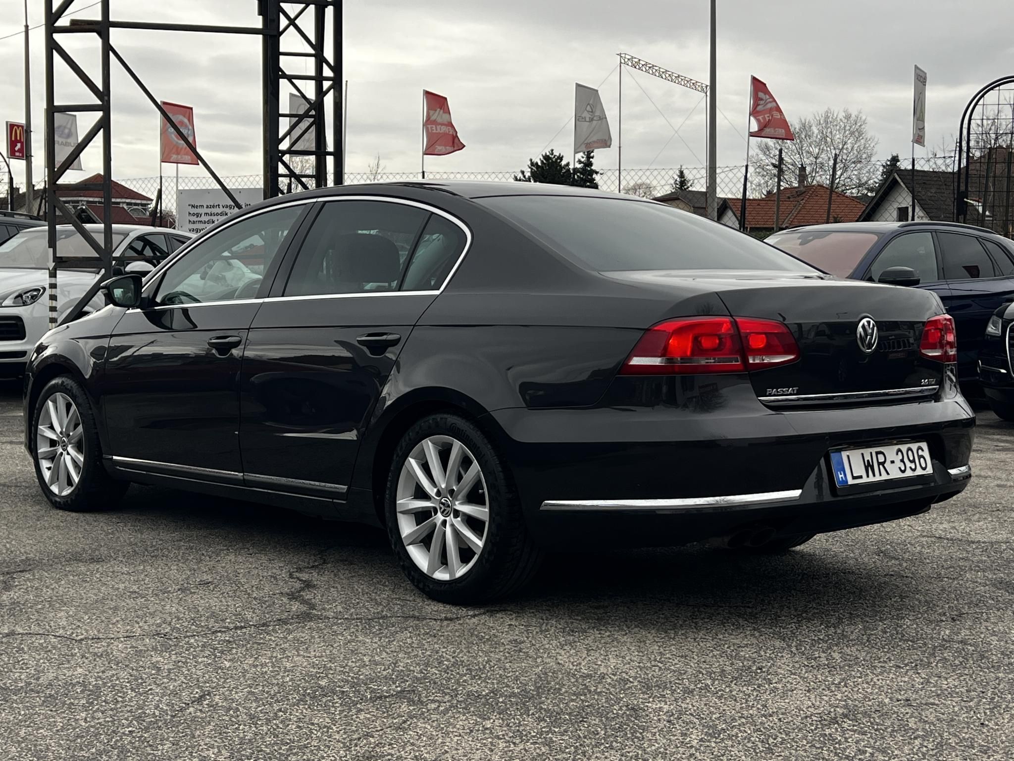 VOLKSWAGEN PASSAT VII 2.0 CR TDI Highline BMT DSG M.o.-i. világos belső. magas felszereltség!