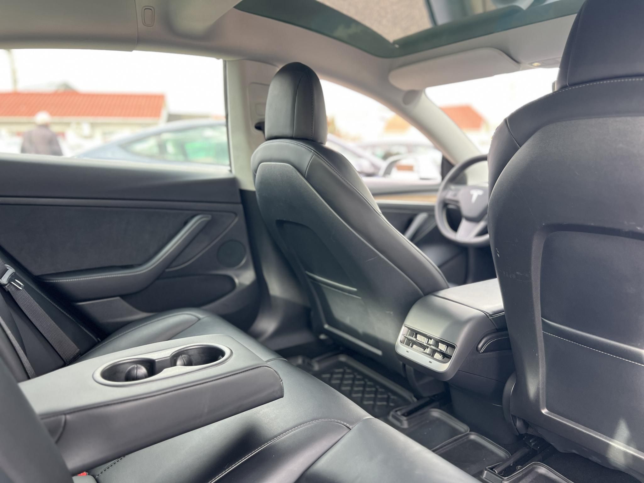 TESLA MODEL 3 Long Range AWD (Automata) 500km-es hatótáv. mátrix LED. garanciális. hőszívattyú. 4 évszakos gumik!