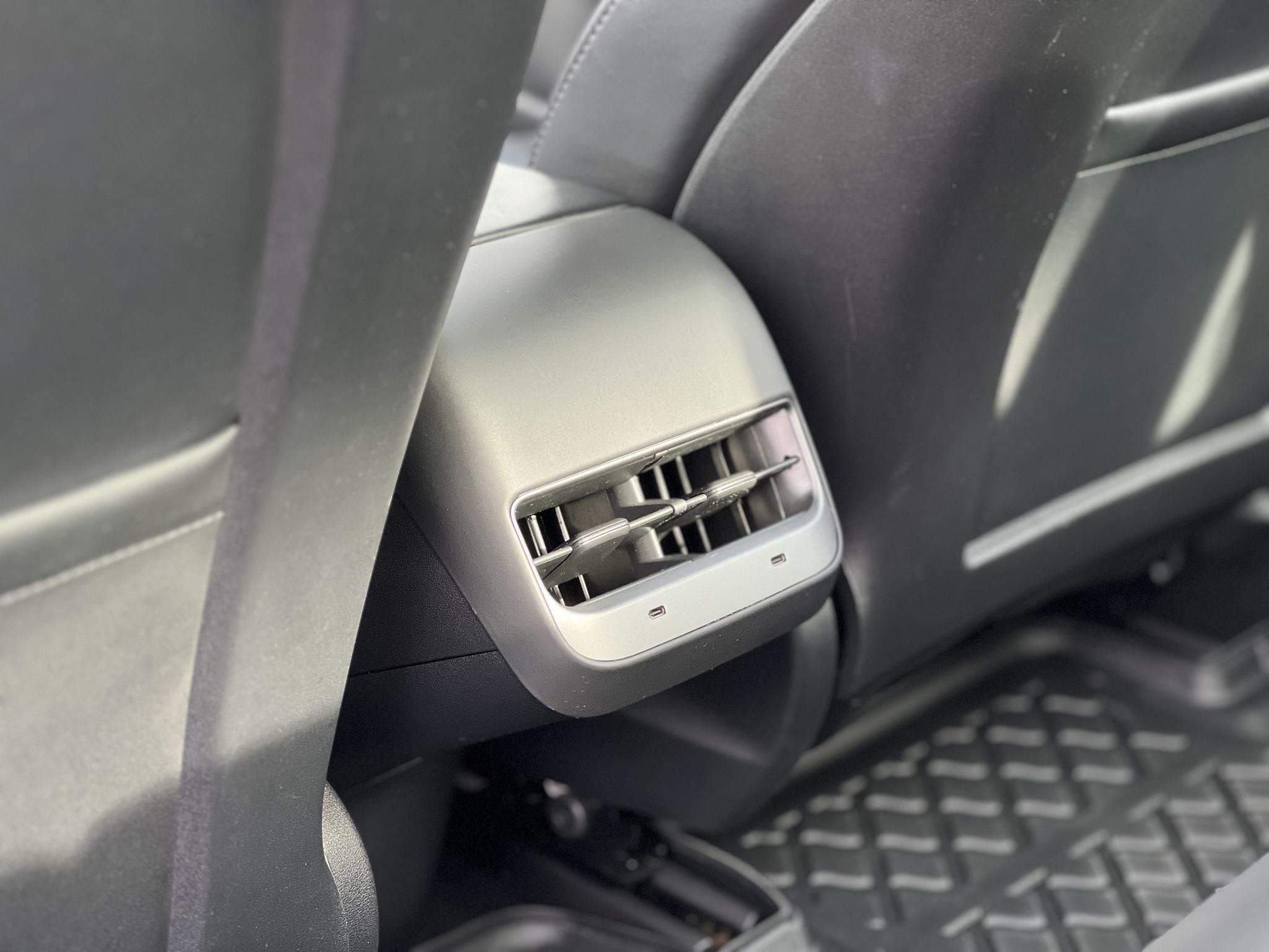 TESLA MODEL 3 Long Range AWD (Automata) 500km-es hatótáv. mátrix LED. garanciális. hőszívattyú. 4 évszakos gumik!