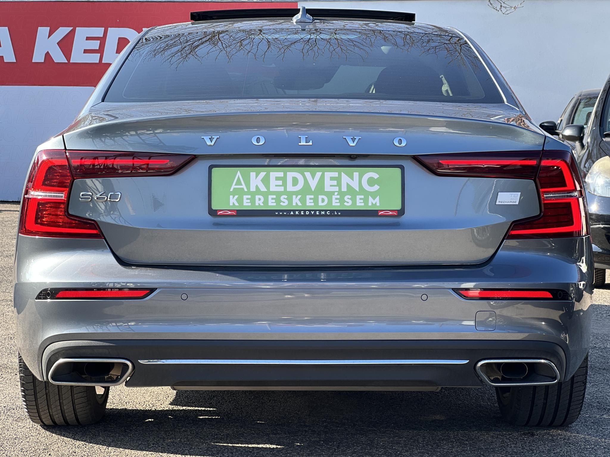 VOLVO S60 2.0 [T8] Recharge Inscription AWD Geartronic 27e km. M.o.-i. garanciális. márkaszervizelt. harman/kardon. ZÖLD rendszám!