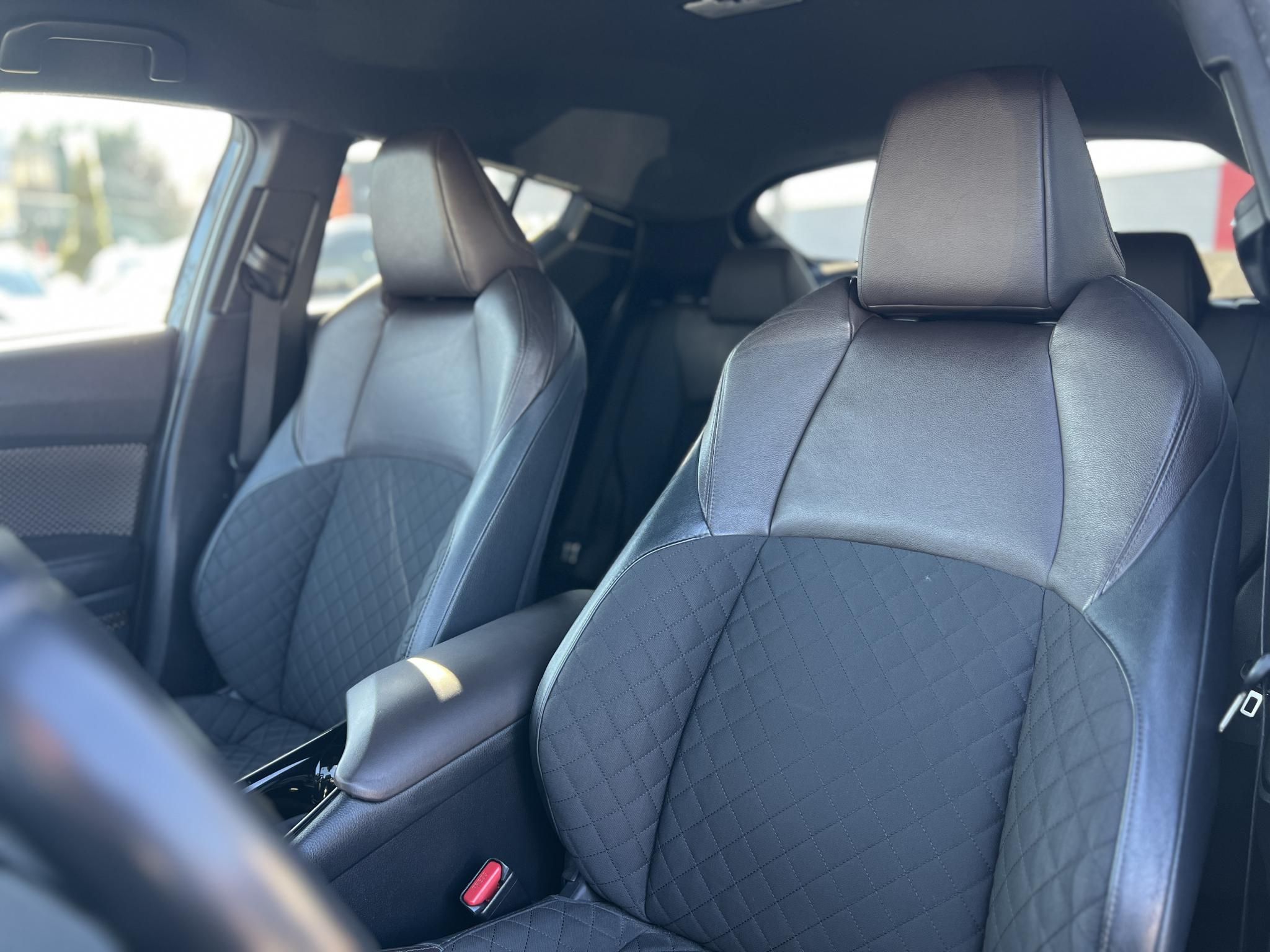 TOYOTA C-HR 1.8 Hybrid Executive e-CVT Kitűnő állapot. magas felszereltség!