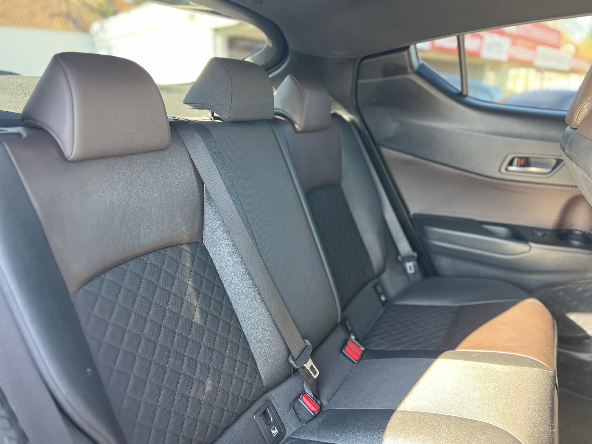 TOYOTA C-HR 1.8 Hybrid Executive e-CVT Kitűnő állapot. magas felszereltség!