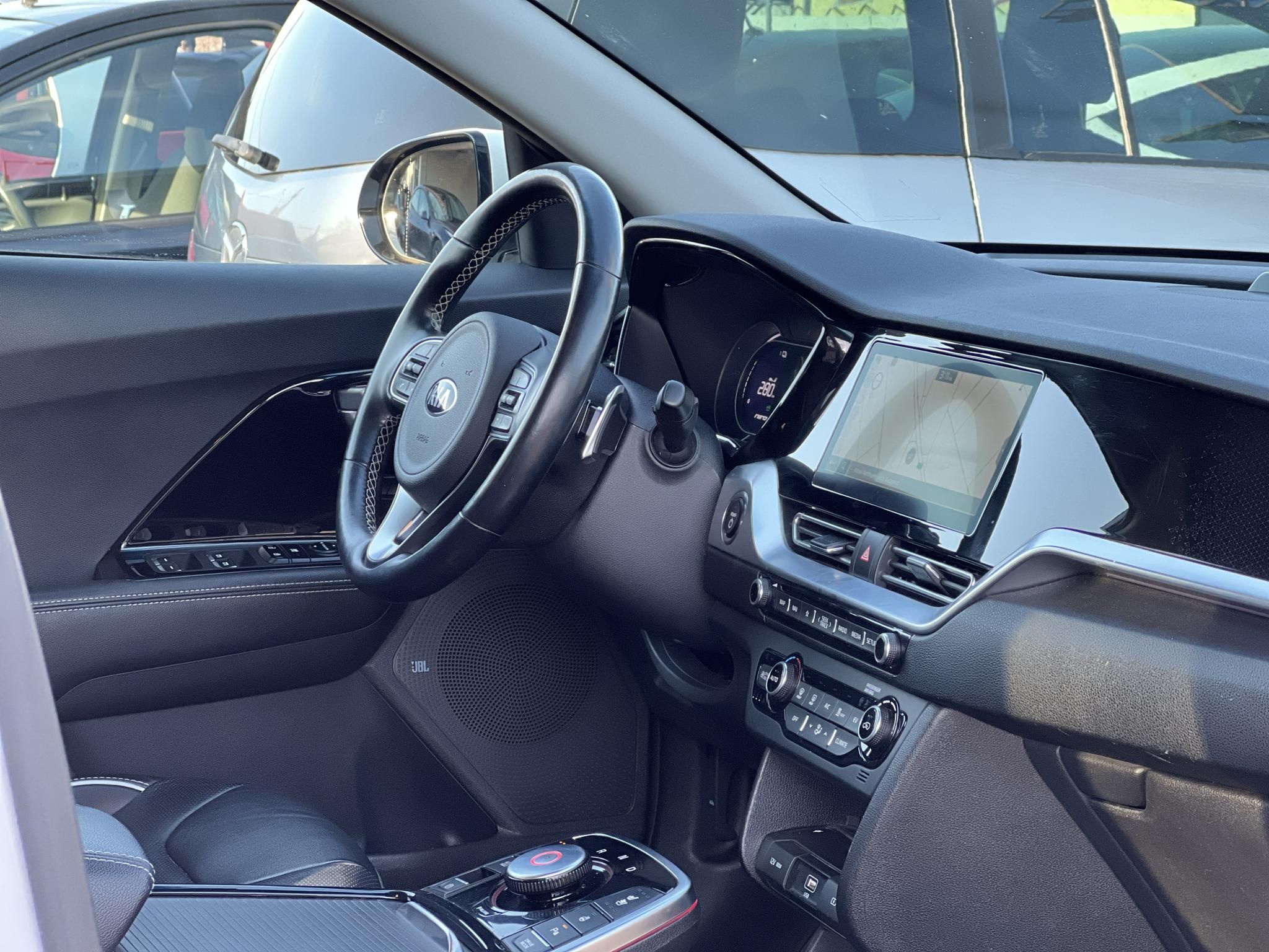 KIA NIRO e-Niro 64kWh Platinum 400+km hatótáv. Bőr. ülésszellőztetés. CARPLAY. stb