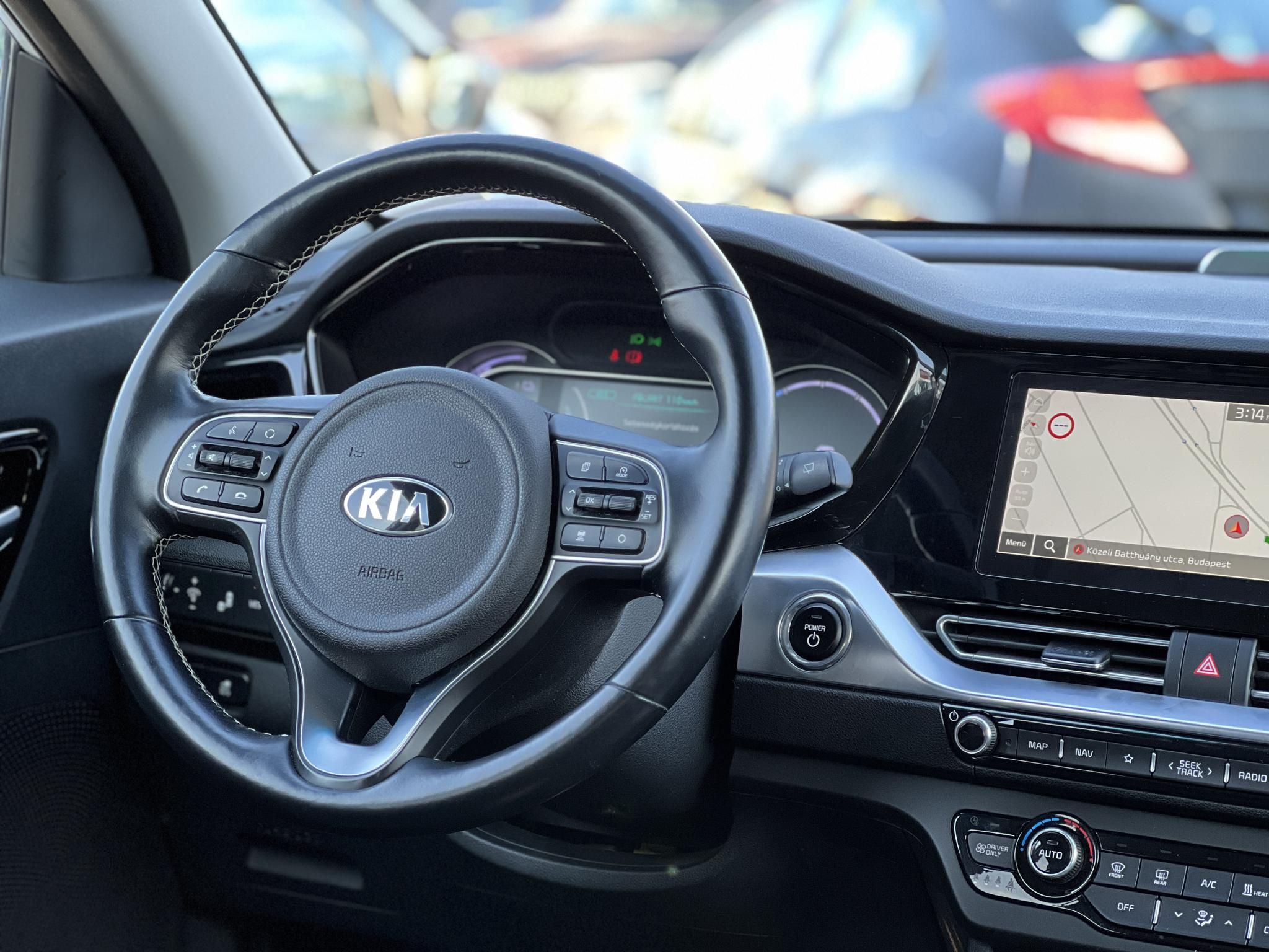 KIA NIRO e-Niro 64kWh Platinum 400+km hatótáv. Bőr. ülésszellőztetés. CARPLAY. stb