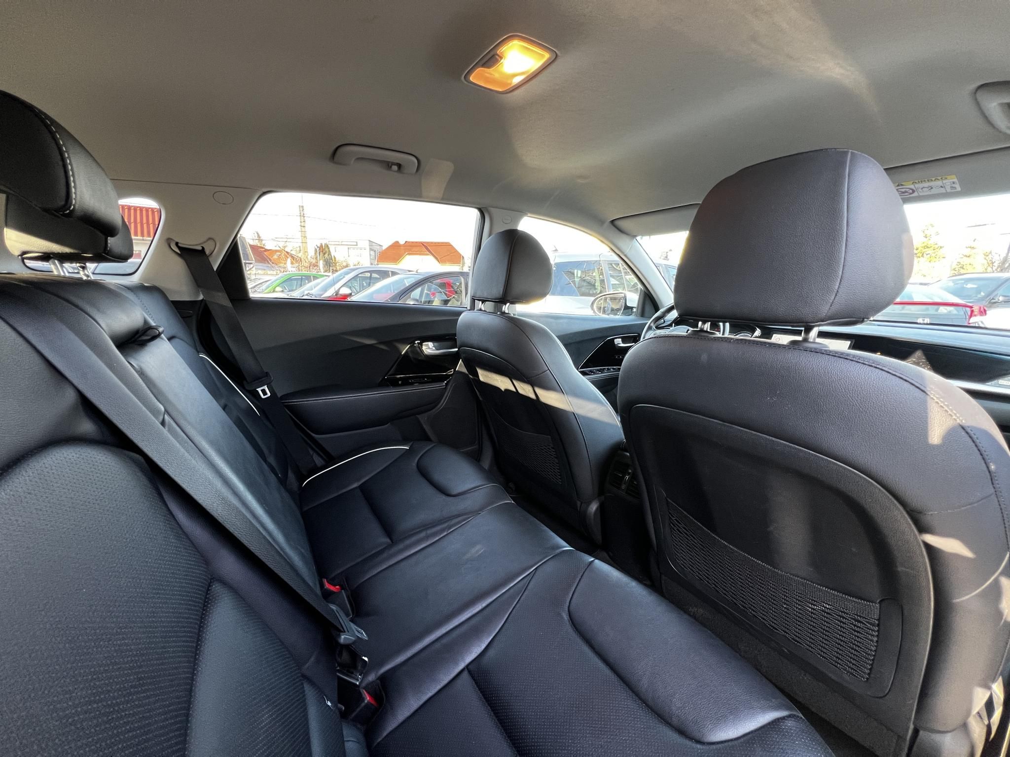 KIA NIRO e-Niro 64kWh Platinum 400+km hatótáv. Bőr. ülésszellőztetés. CARPLAY. stb