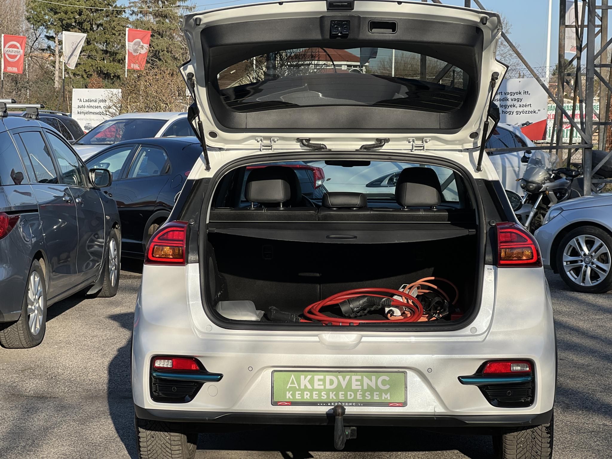 KIA NIRO e-Niro 64kWh Platinum 400+km hatótáv. Bőr. ülésszellőztetés. CARPLAY. stb