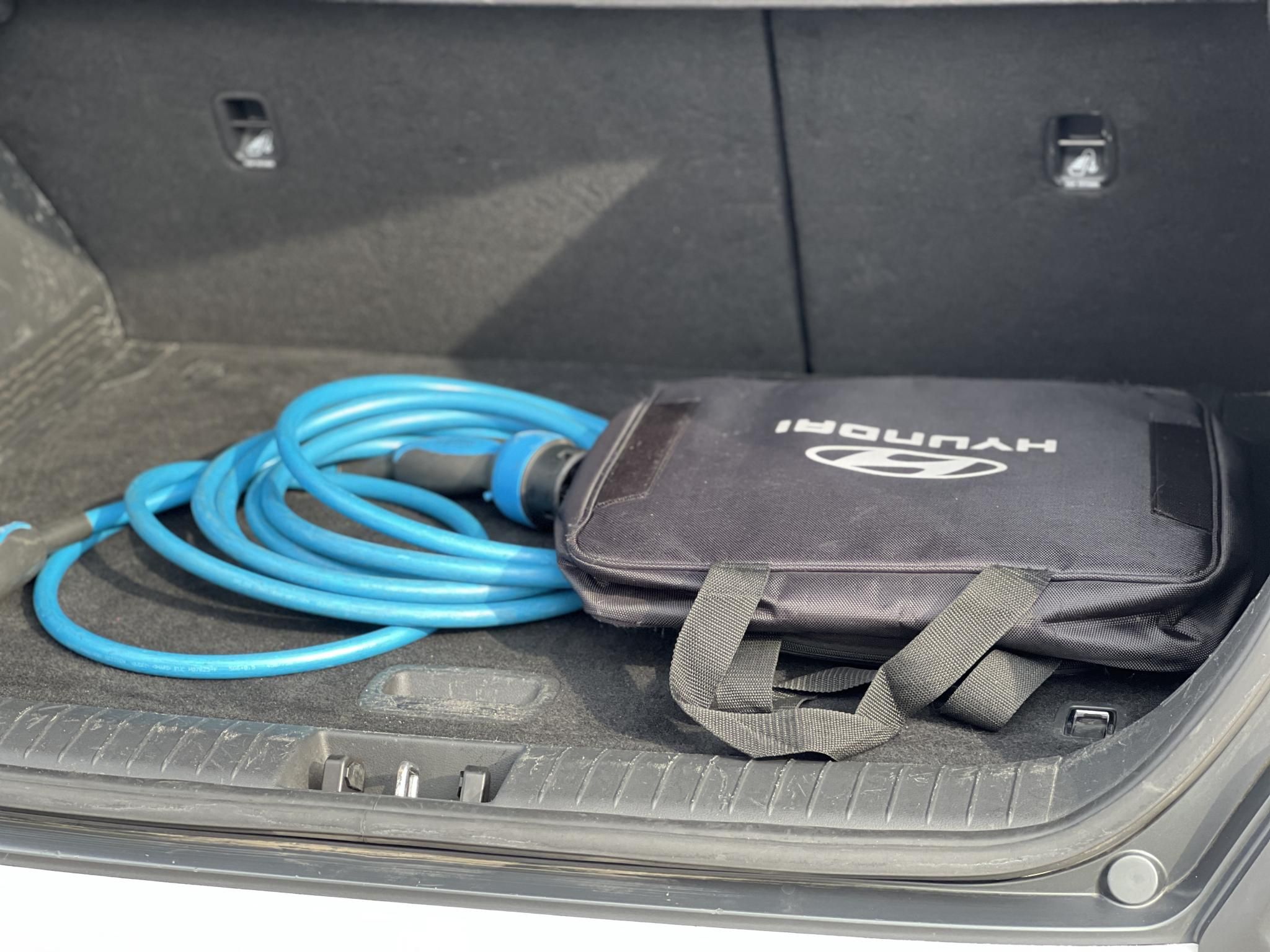 HYUNDAI KONA EV 64kWh Style HUD. parkolóasszisztens. sávtartó. CarPlay. 400km hatótáv!