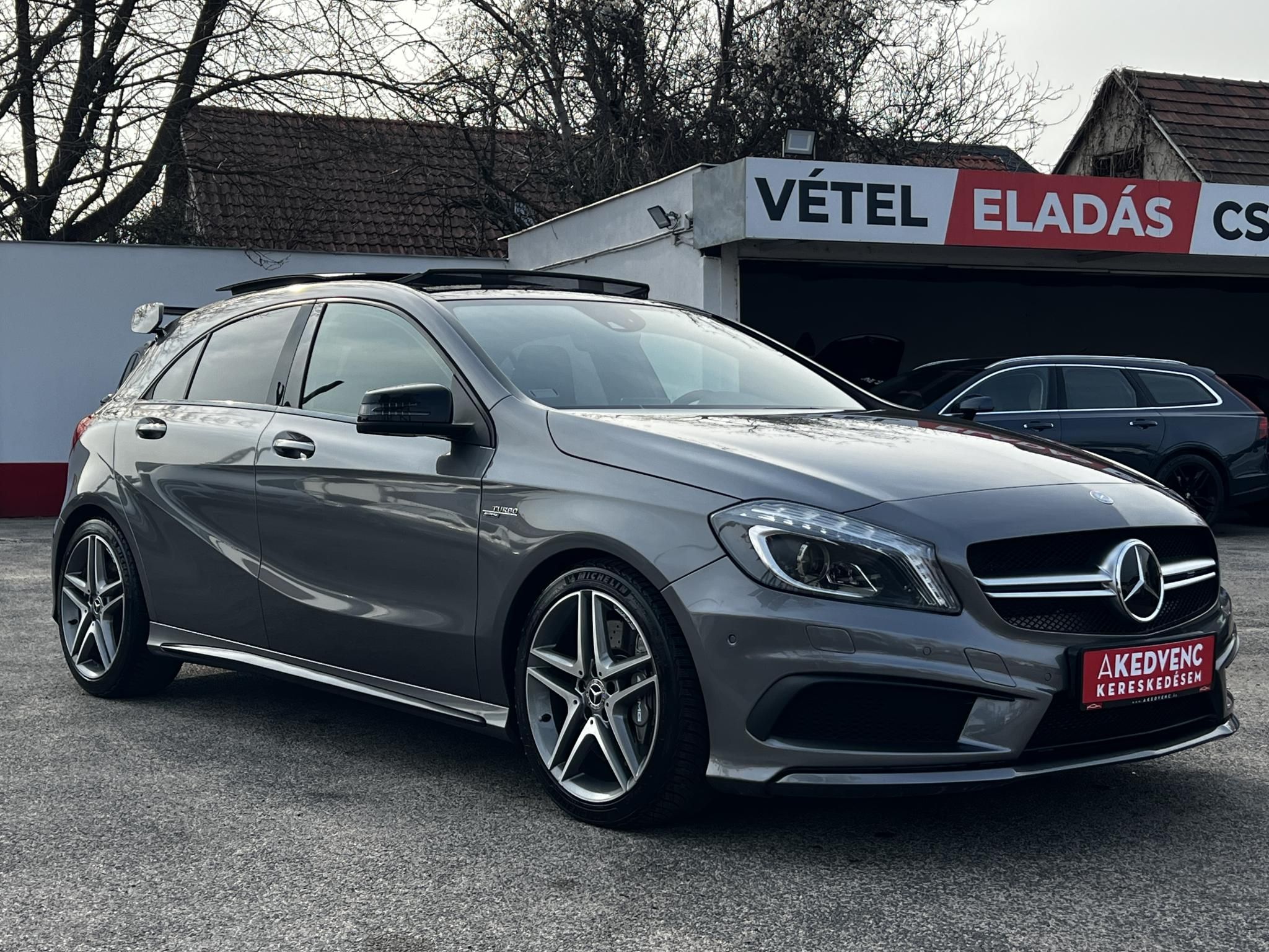 MERCEDES-AMG A 45 4Matic 7G-DCT 75e km. napfénytető. harman/kardon. memória. xenon