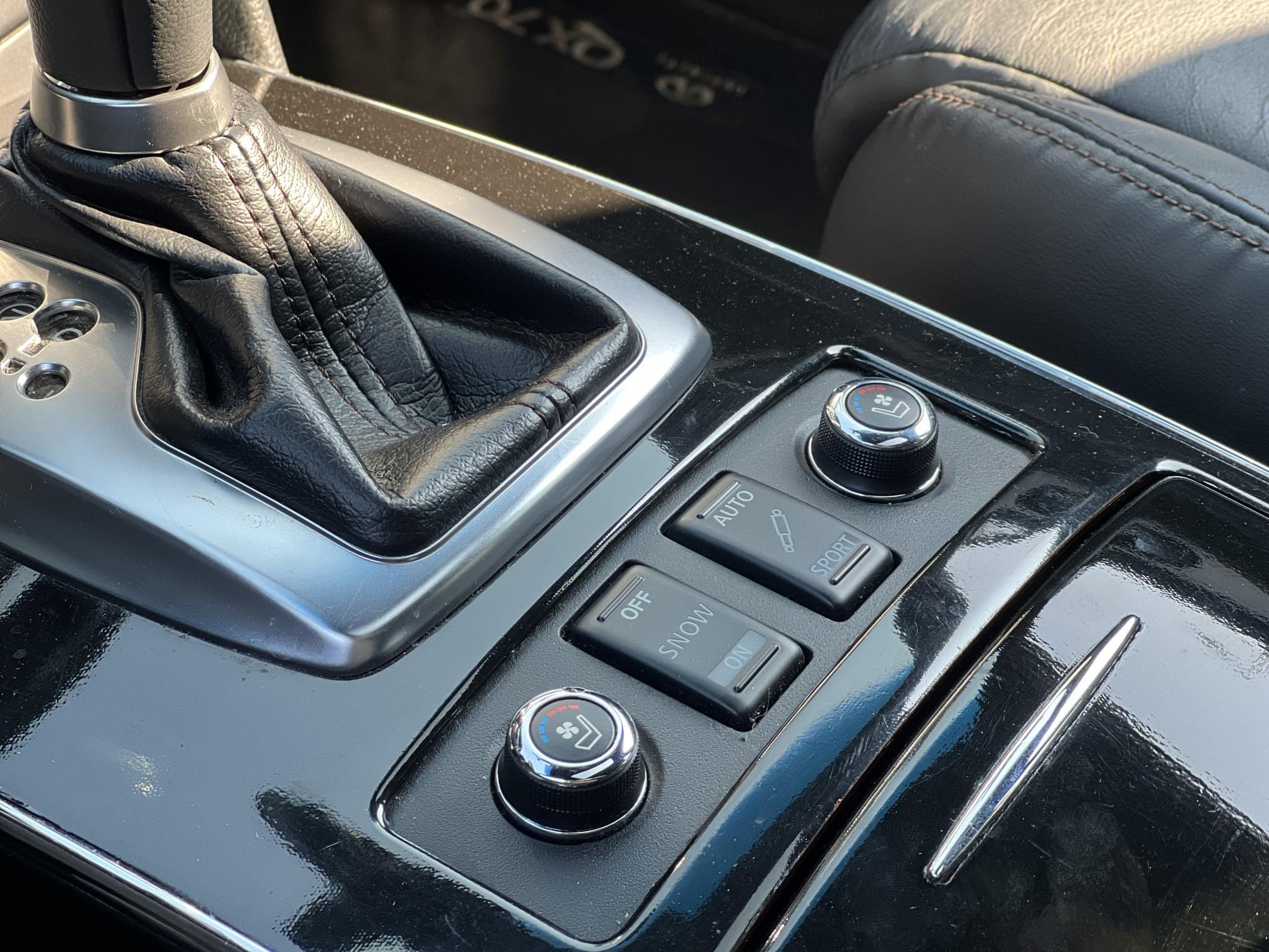 INFINITI QX70 QX70S 3.7 V6 Premium (Automata) EU6 105e km. Tempomat 360 kamera BOSE Téli-nyári garnitúra!