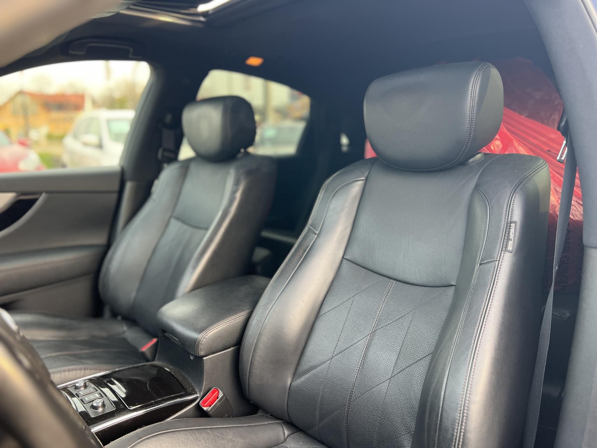 INFINITI QX70 QX70S 3.7 V6 Premium (Automata) EU6 105e km. Tempomat 360 kamera BOSE Téli-nyári garnitúra!