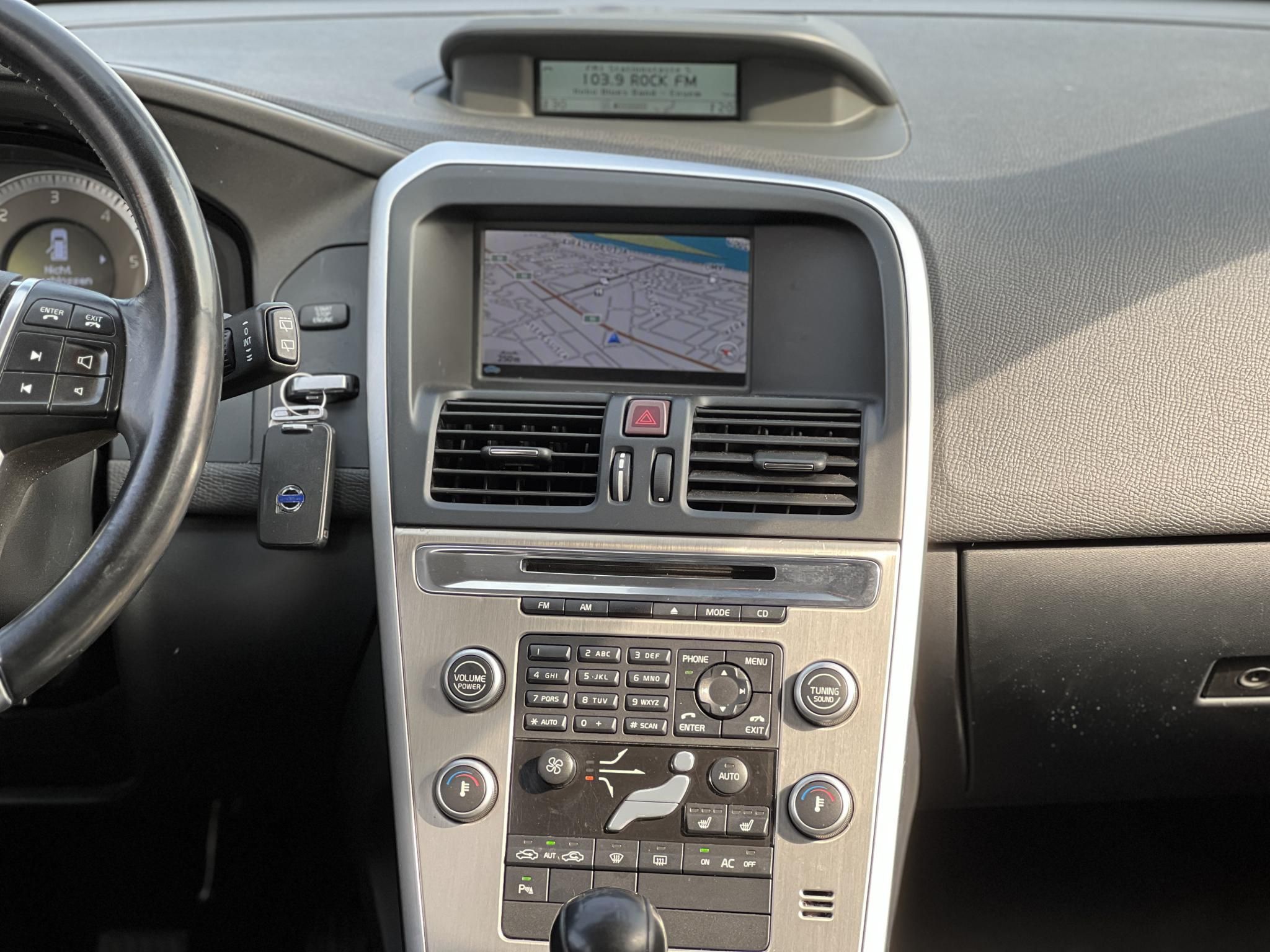 VOLVO XC60 2.4 D DRIVe Momentum Frissen szervizelt. magasan felszerelt. vezérlés cserélve!