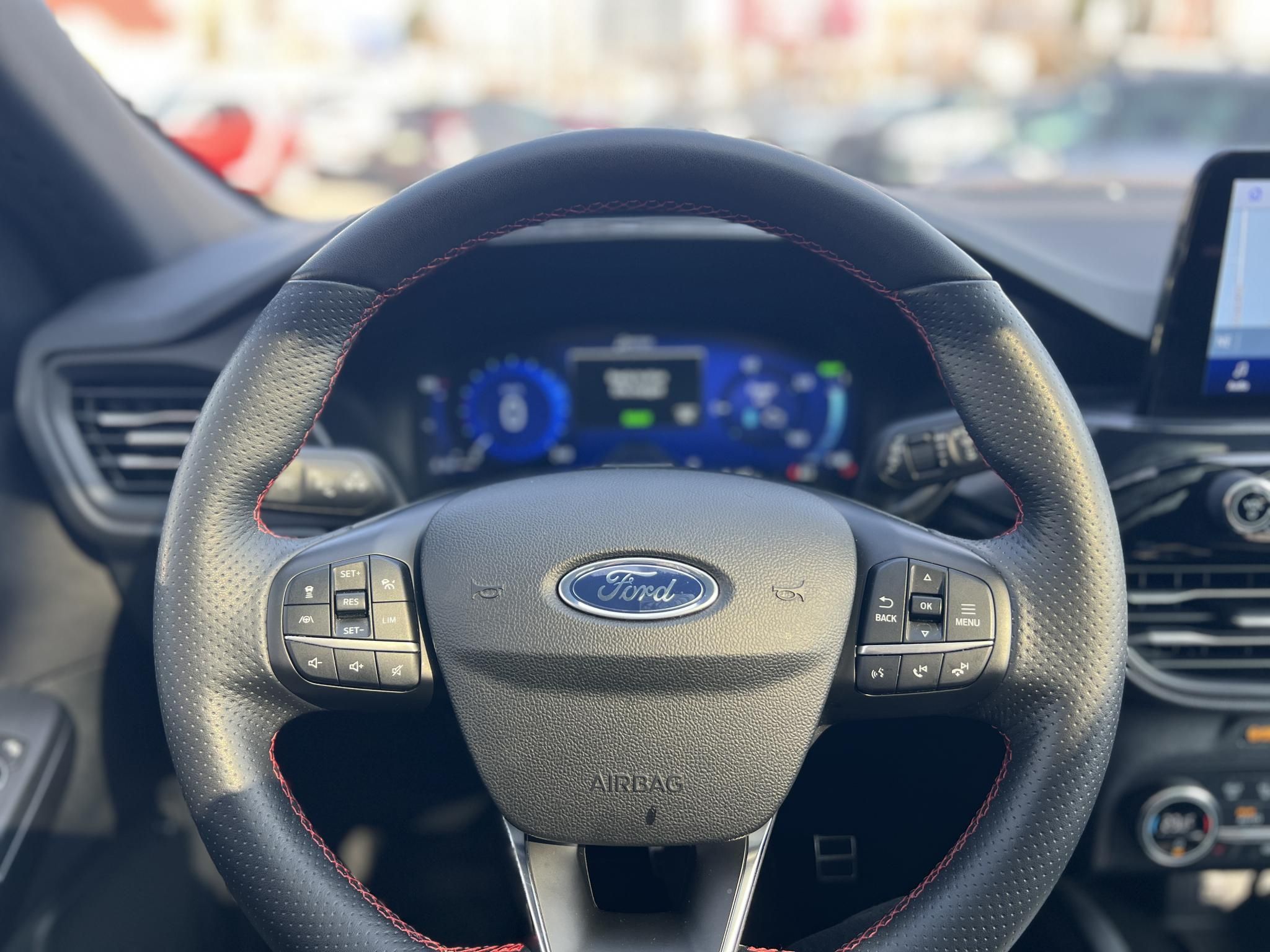 FORD KUGA 2.5 PHEV ST-Line CVT ST-line. panoráma tető