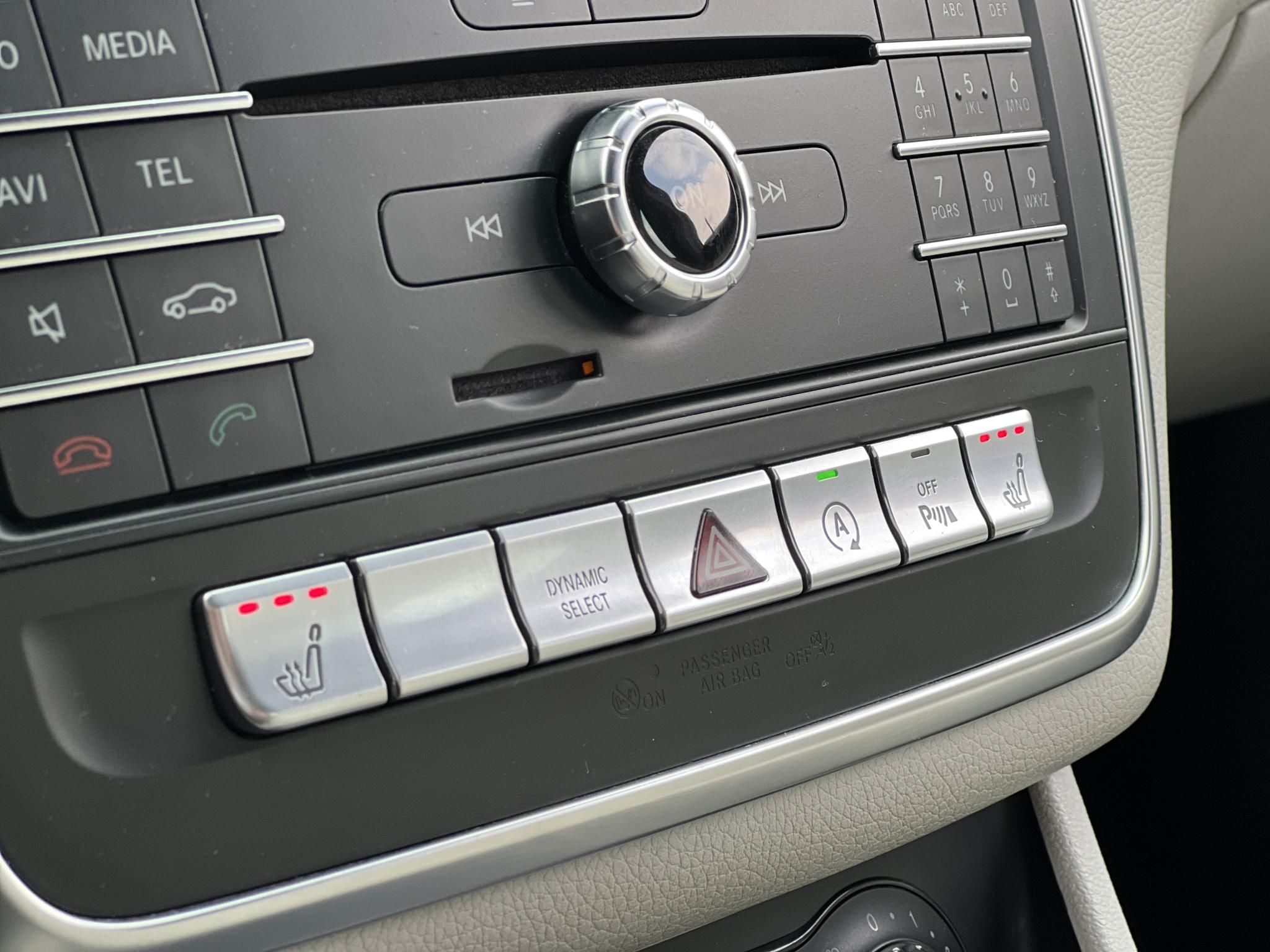 MERCEDES-BENZ CLA 200 7G-DCT M.o.-i. világos belső. harman/kardon. memória. CARPLAY