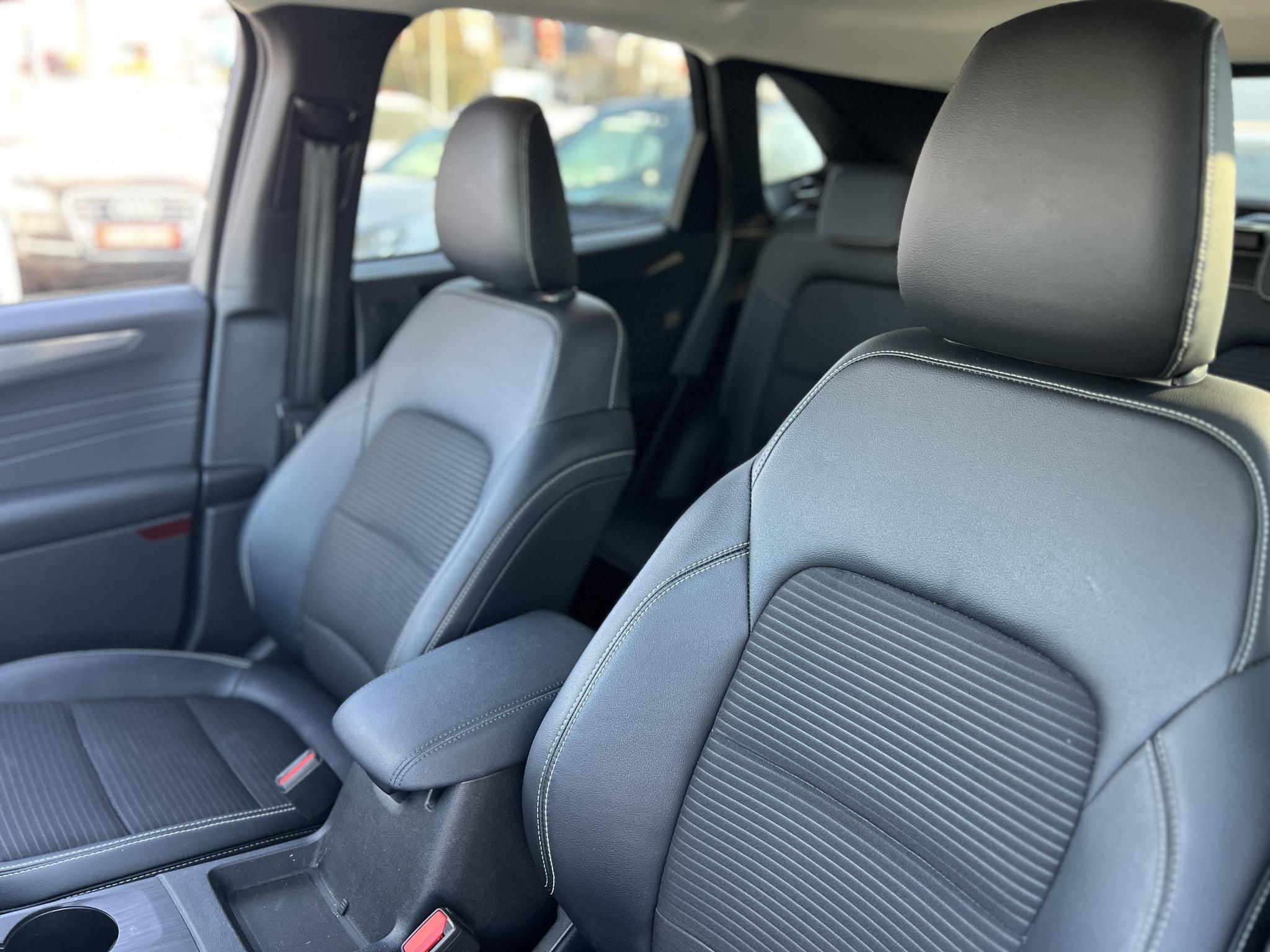 FORD KUGA 2.5 PHEV Titanium X CVT 40e km. Bang and Olufsen. Carplay. Ülésfűtés. Kifogástalan állapot!