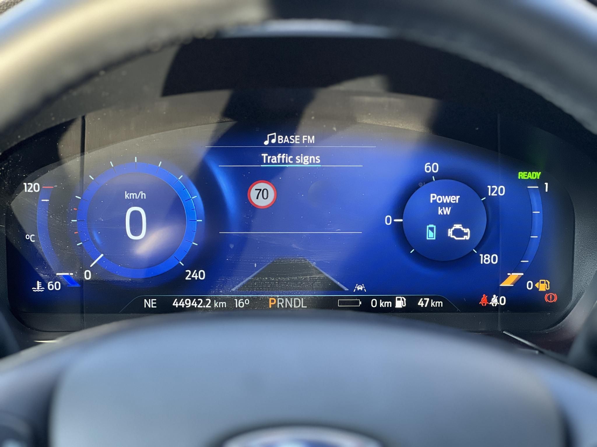 FORD KUGA 2.5 PHEV Titanium X CVT 40e km. Bang and Olufsen. Carplay. Ülésfűtés. Kifogástalan állapot!