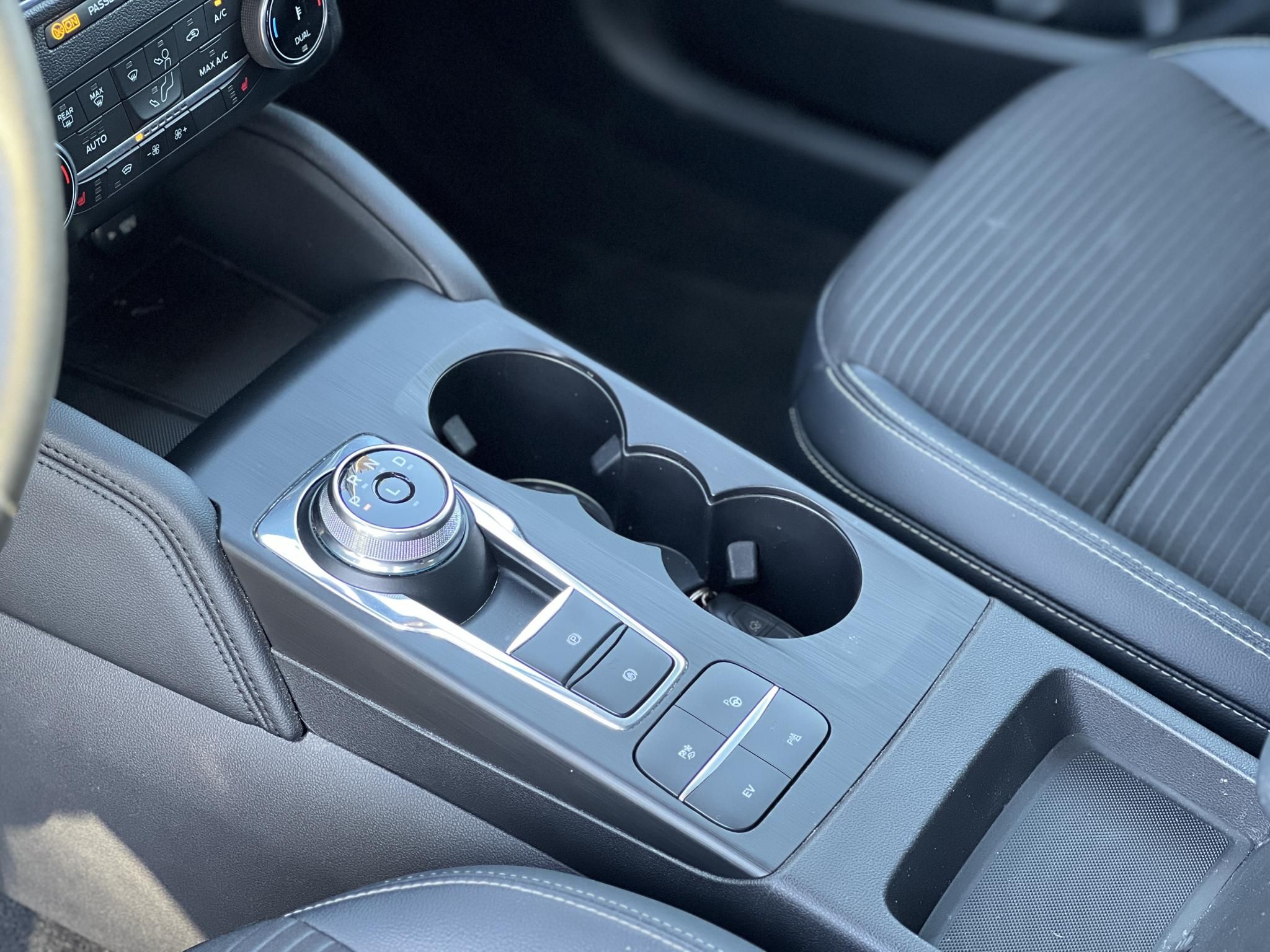 FORD KUGA 2.5 PHEV Titanium X CVT 40e km. Bang and Olufsen. Carplay. Ülésfűtés. Kifogástalan állapot!