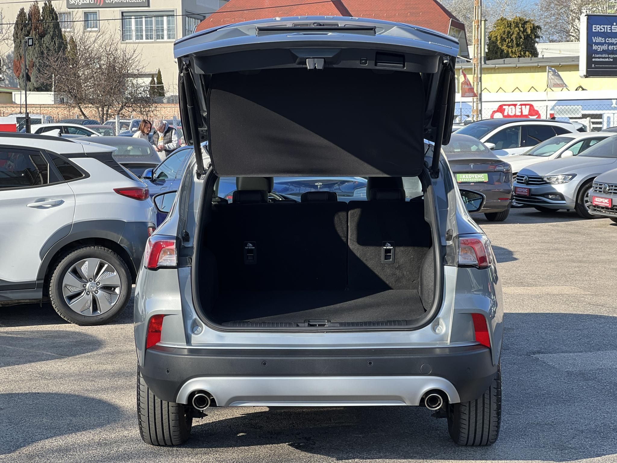 FORD KUGA 2.5 PHEV Titanium X CVT 40e km. Bang and Olufsen. Carplay. Ülésfűtés. Kifogástalan állapot!