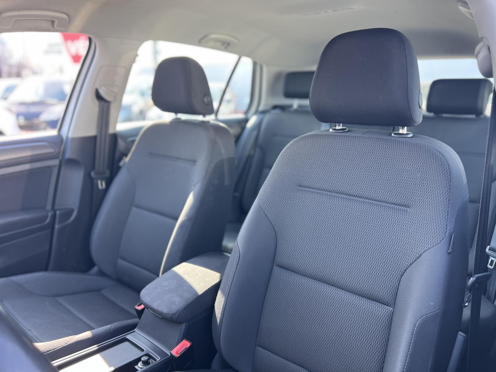 VOLKSWAGEN GOLF VII e-Golf Edition 120e km. 230km hatótáv. 2 töltő kábel. CARPLAY!