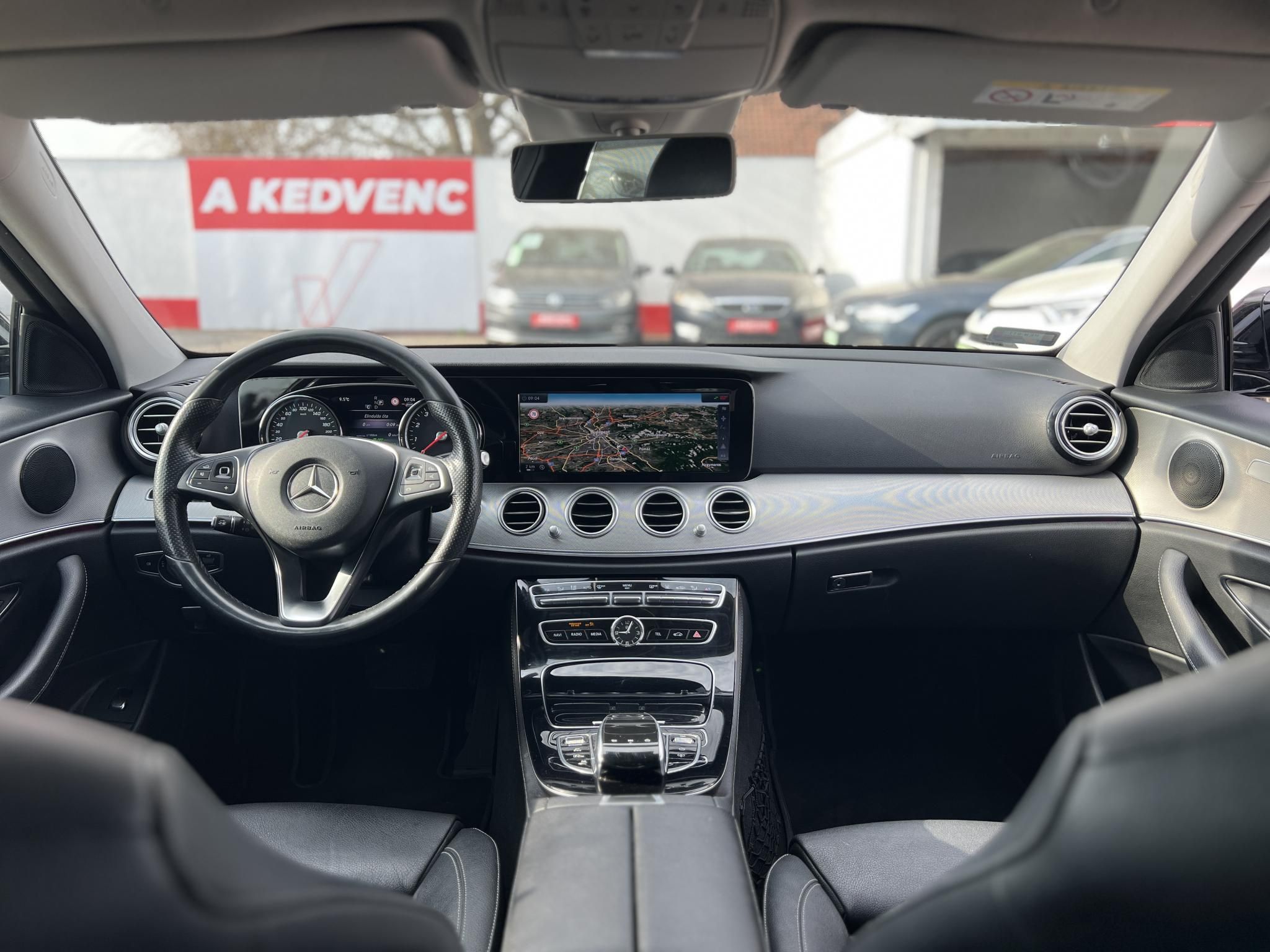 MERCEDES-BENZ E 350 e 9G-TRONIC 150e km. Bőr belső. kamera. frissen szervizelt
