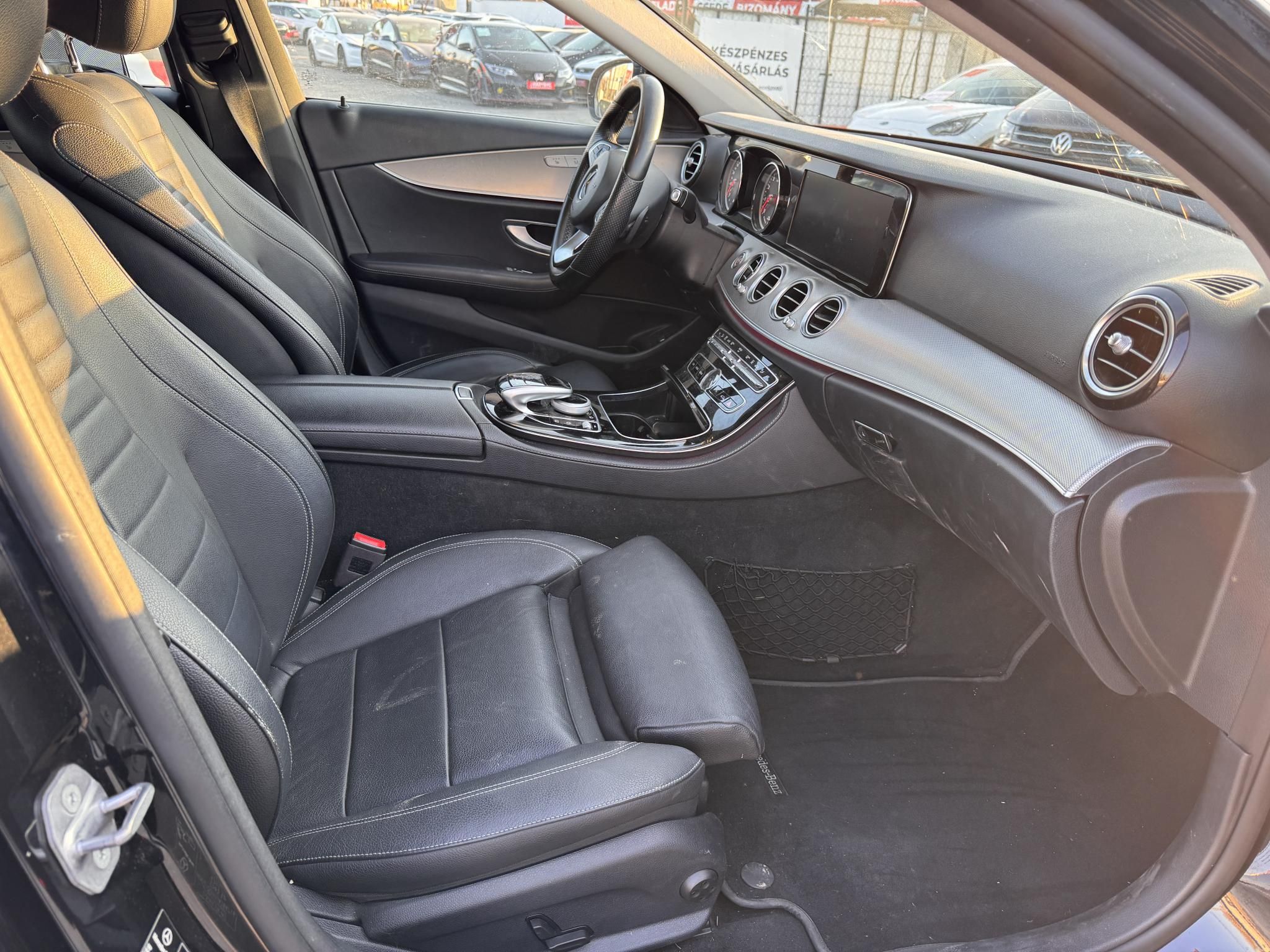 MERCEDES-BENZ E 350 e 9G-TRONIC 150e km. Bőr belső. kamera. frissen szervizelt