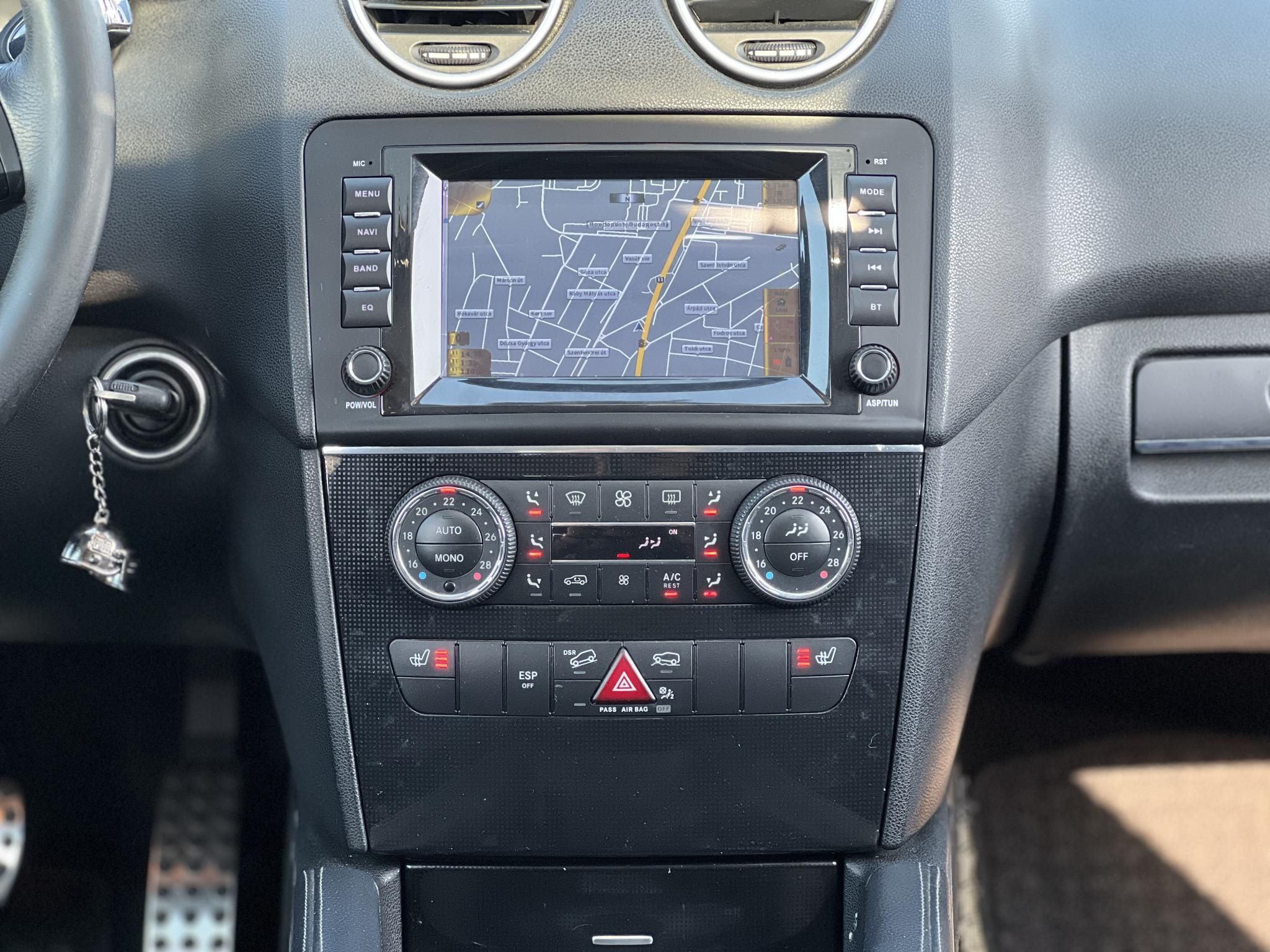 MERCEDES-BENZ ML 320 CDI (Automata) 4MATIC 3.5T vonóhorog. napfénytető. ülésfűtés. nem légrugós!