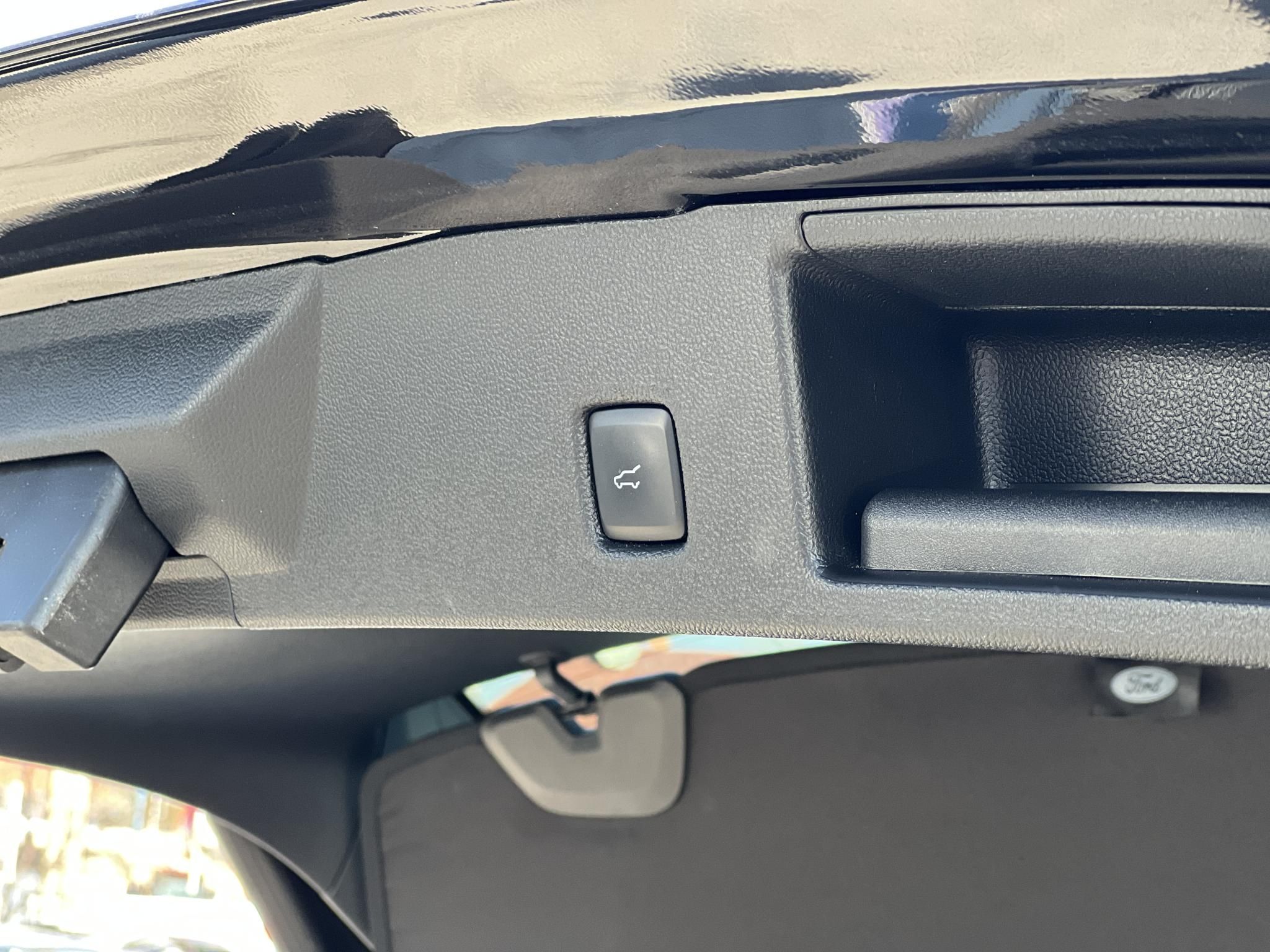 FORD KUGA 2.5 PHEV Titanium X CVT 94e km. Tempomat Ülésfűtés CarPlay Kamera Bluetooth