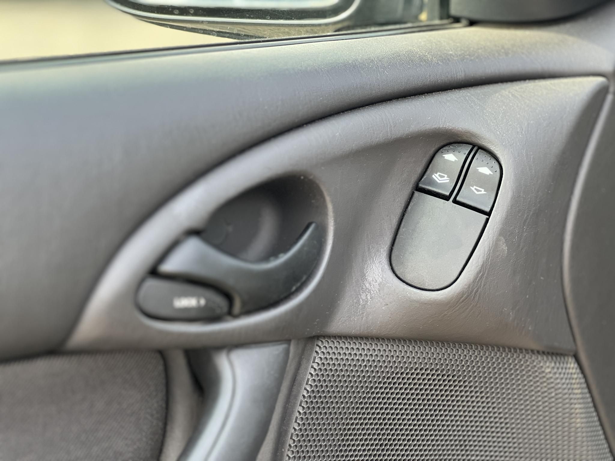 FORD FOCUS 1.4 Ambiente M.o.-i. 1.tul. Friss műszaki vizsga. Kifogástalan állapot!