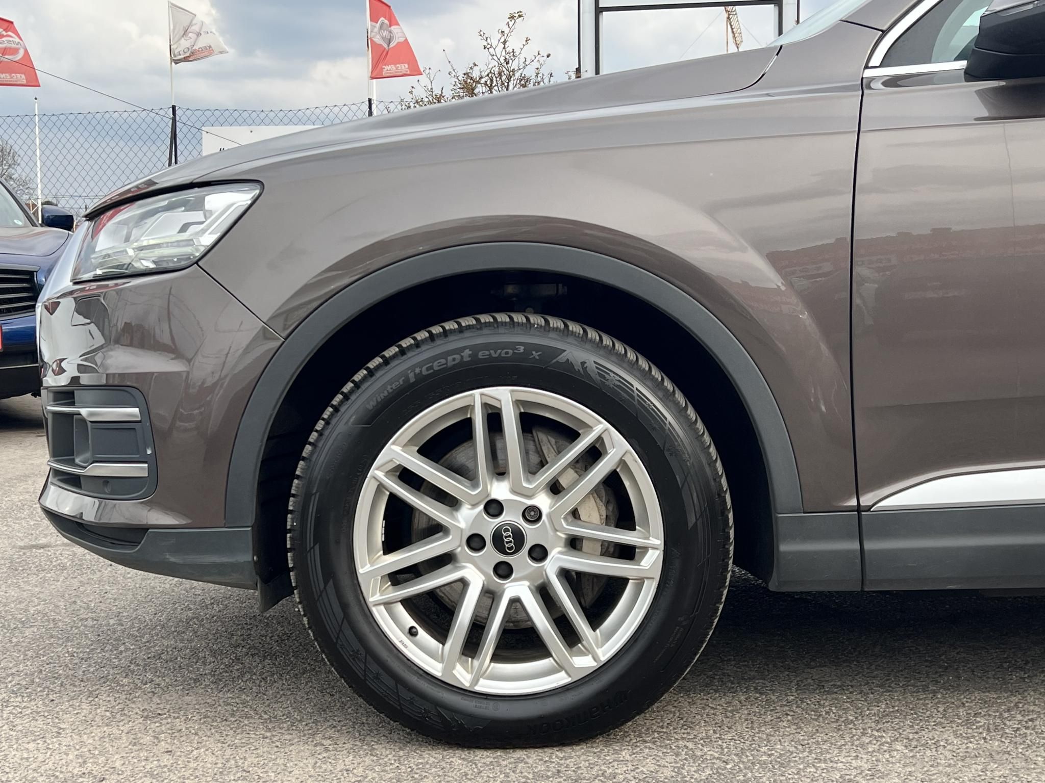 AUDI Q7 3.0 V6 TDI quattro Tiptronic ic M.o.i. 1.tul. rendszeresen karbantartott. vezérlés cserélve!