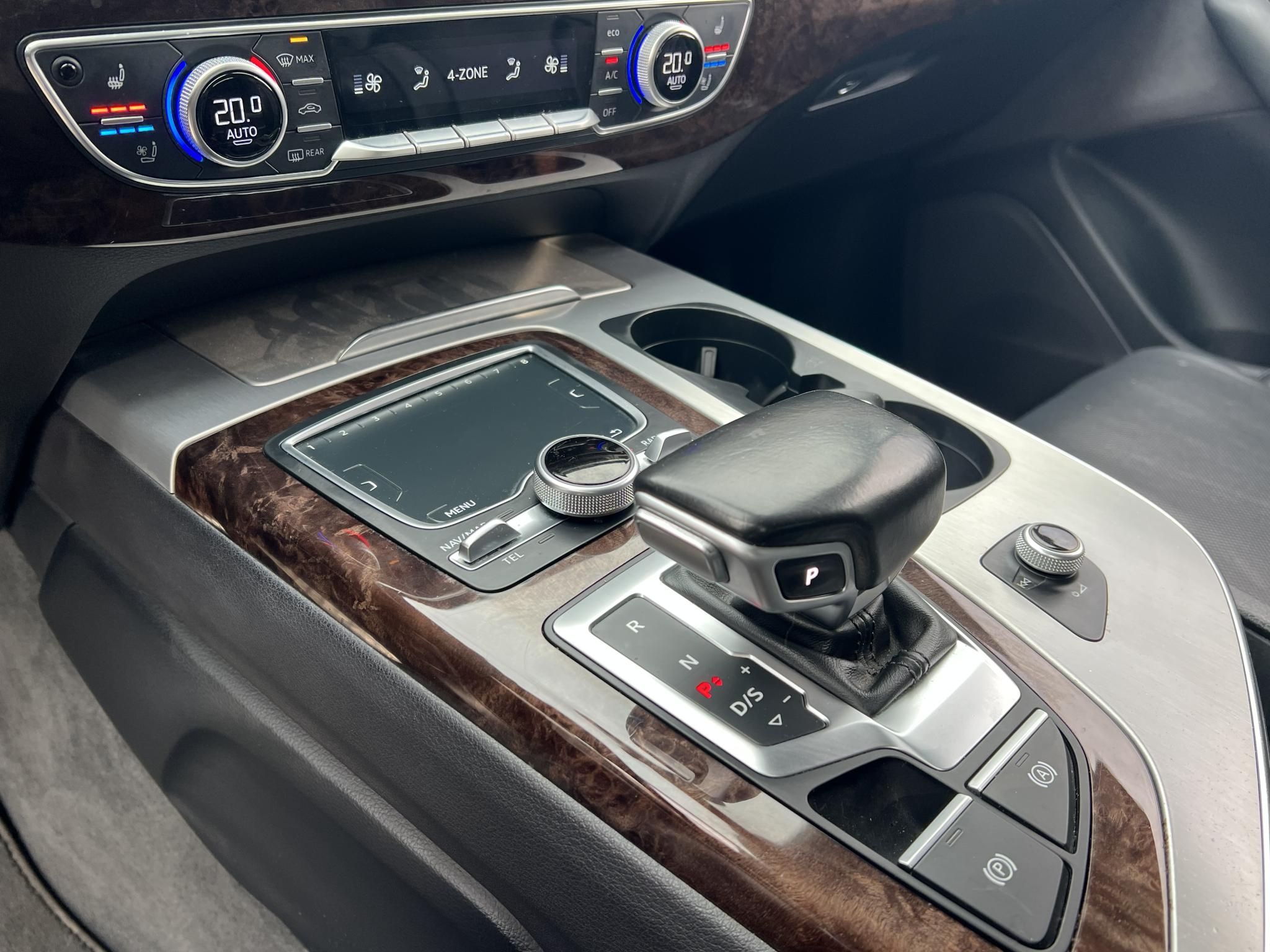 AUDI Q7 3.0 V6 TDI quattro Tiptronic ic M.o.i. 1.tul. rendszeresen karbantartott. vezérlés cserélve!