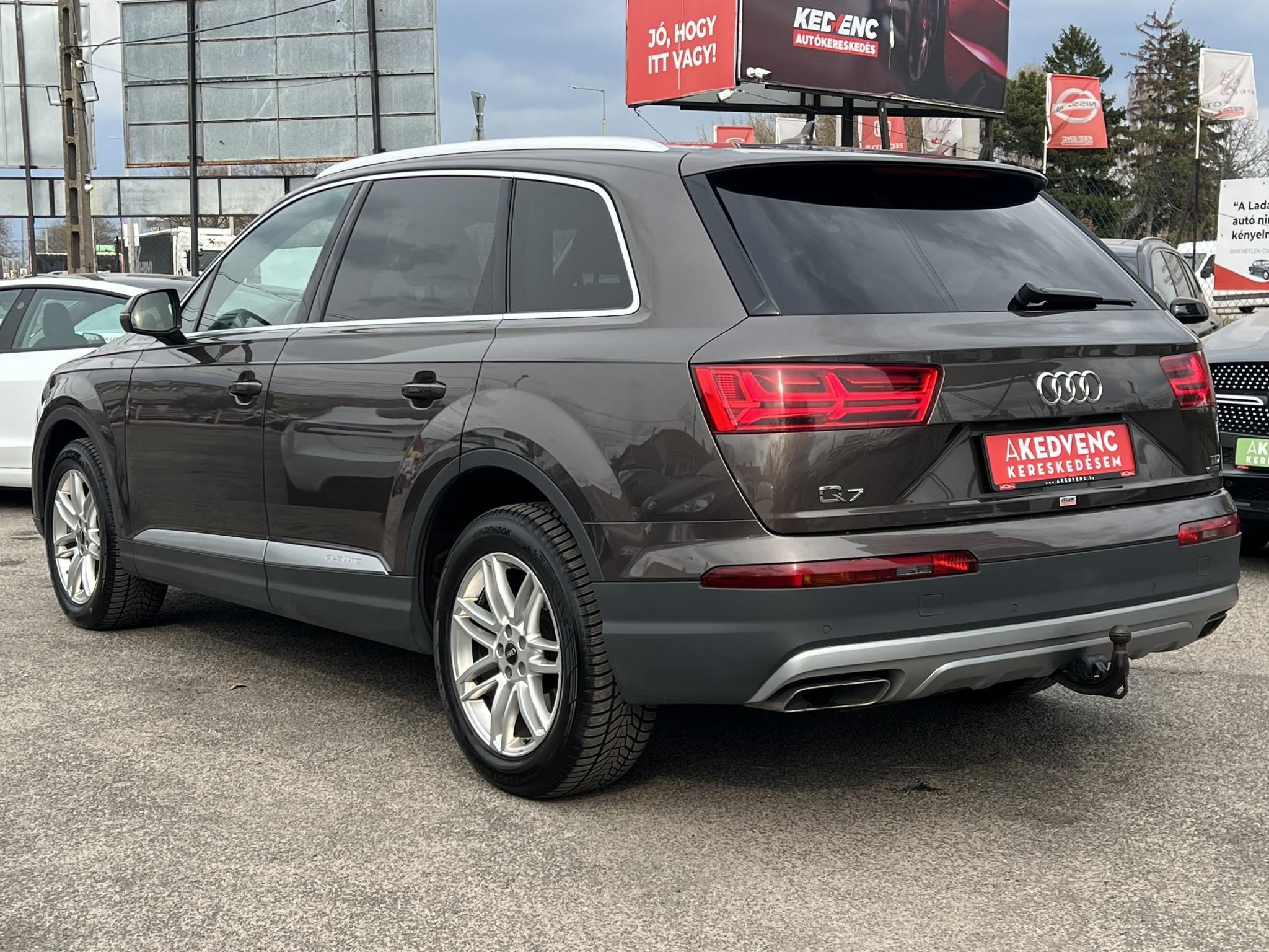 AUDI Q7 3.0 V6 TDI quattro Tiptronic ic M.o.i. 1.tul. rendszeresen karbantartott. vezérlés cserélve!