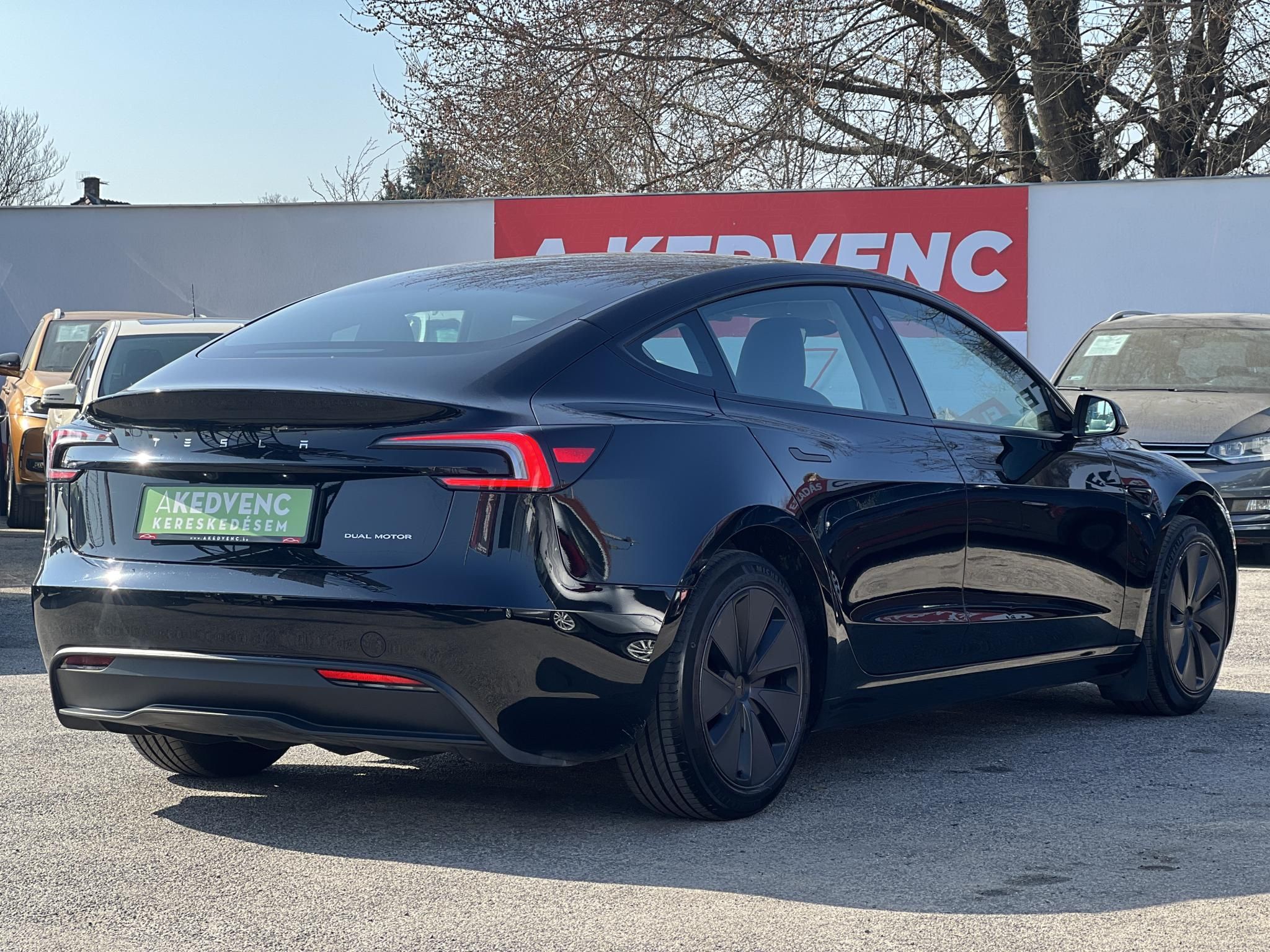 TESLA MODEL 3 Long Range AWD (Automata) HIGHLAND 26e km. hőszivattyű. gyári garancia 2032-ig!