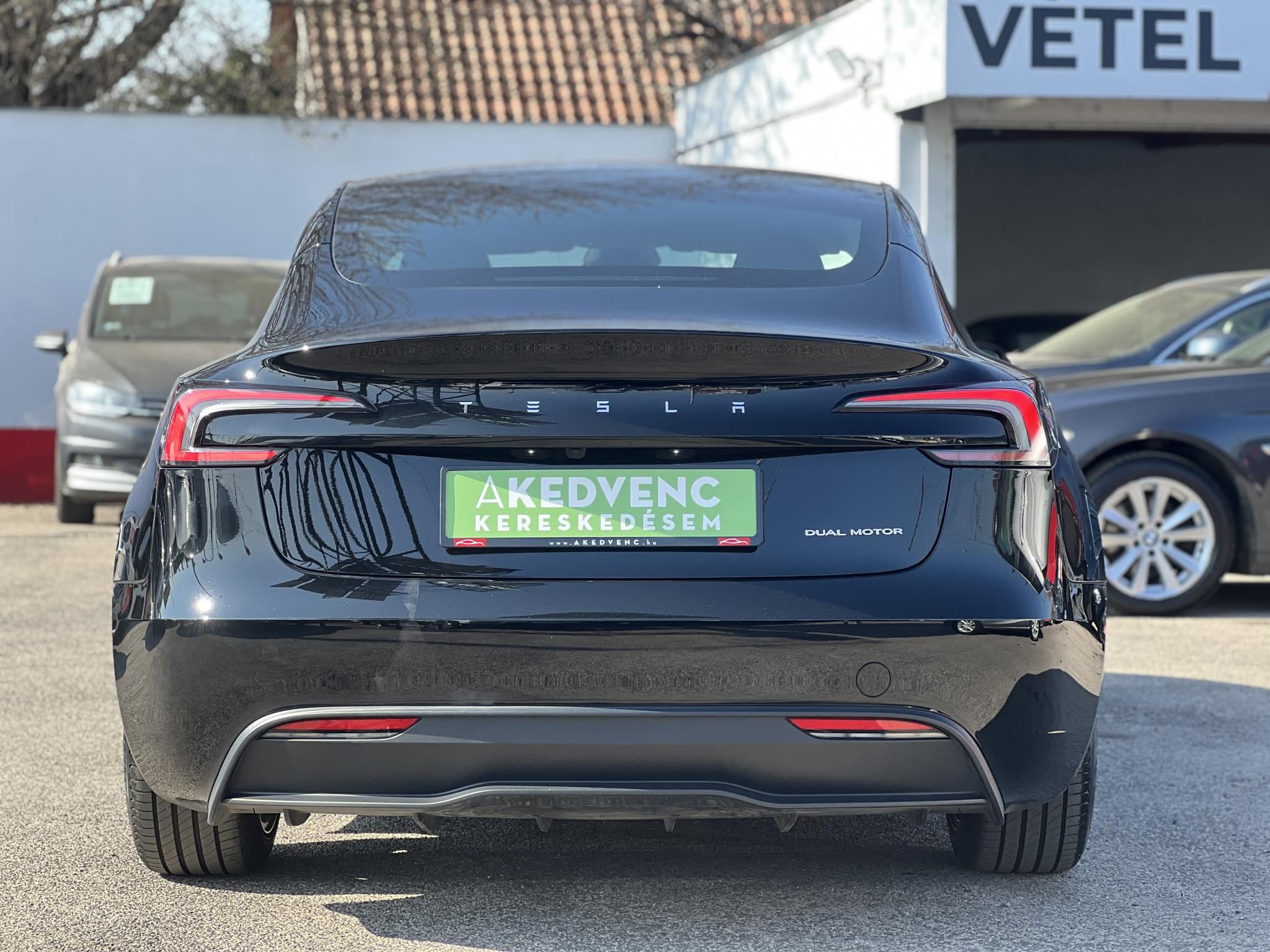 TESLA MODEL 3 Long Range AWD (Automata) HIGHLAND 26e km. hőszivattyű. gyári garancia 2032-ig!