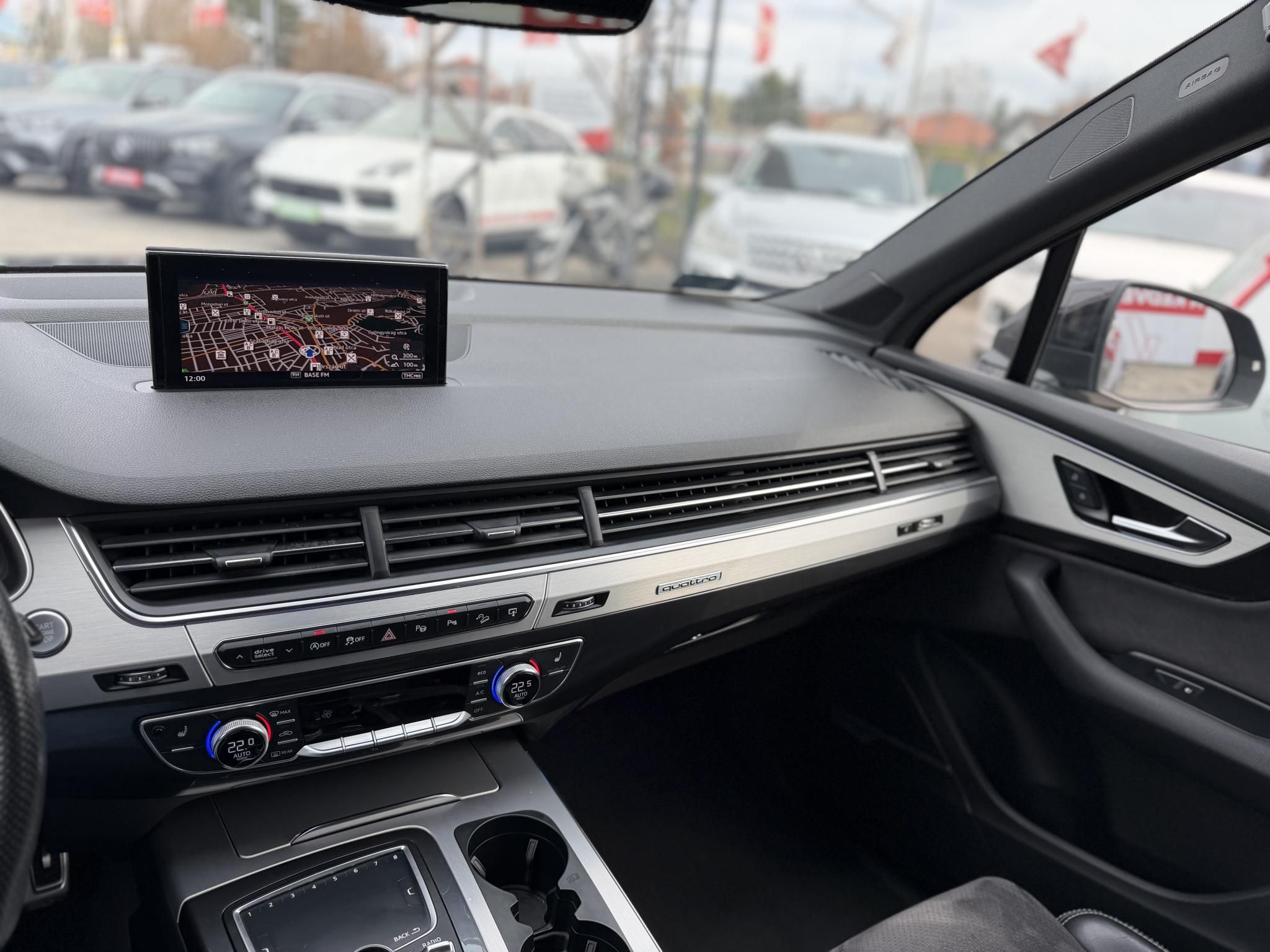 AUDI Q7 3.0 V6 TDI quattro Tiptronic ic [7 személy] S-line M.o.-i. BOSE. virtual cockpit. kamera. keyless. holttér
