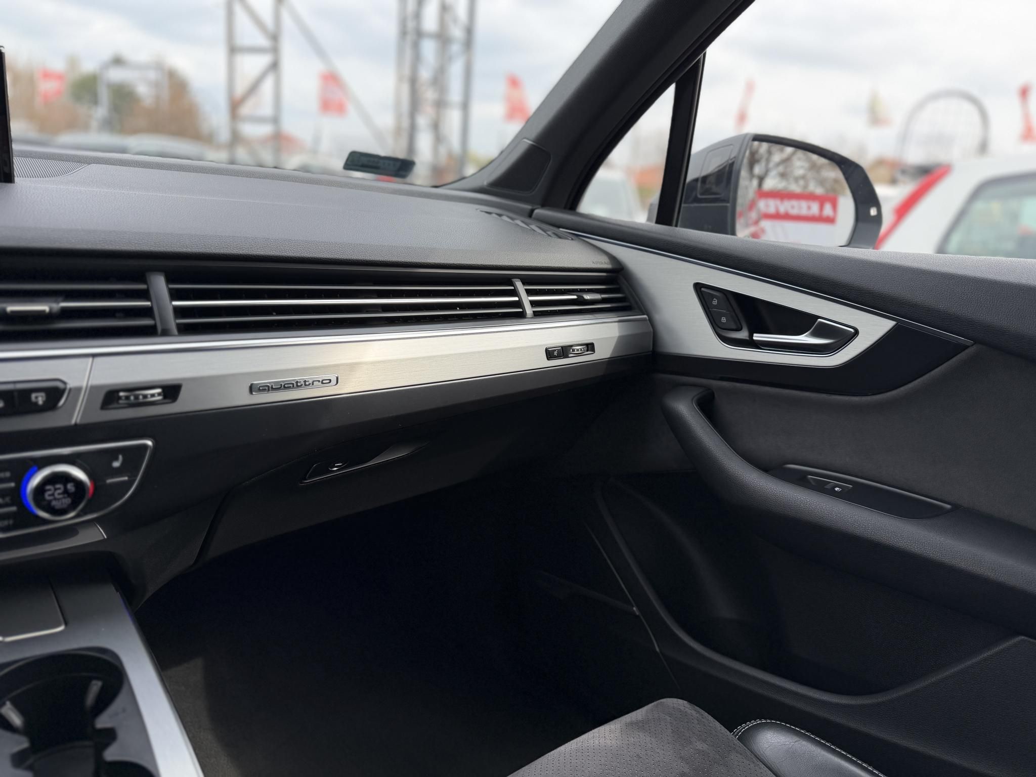 AUDI Q7 3.0 V6 TDI quattro Tiptronic ic [7 személy] S-line M.o.-i. BOSE. virtual cockpit. kamera. keyless. holttér