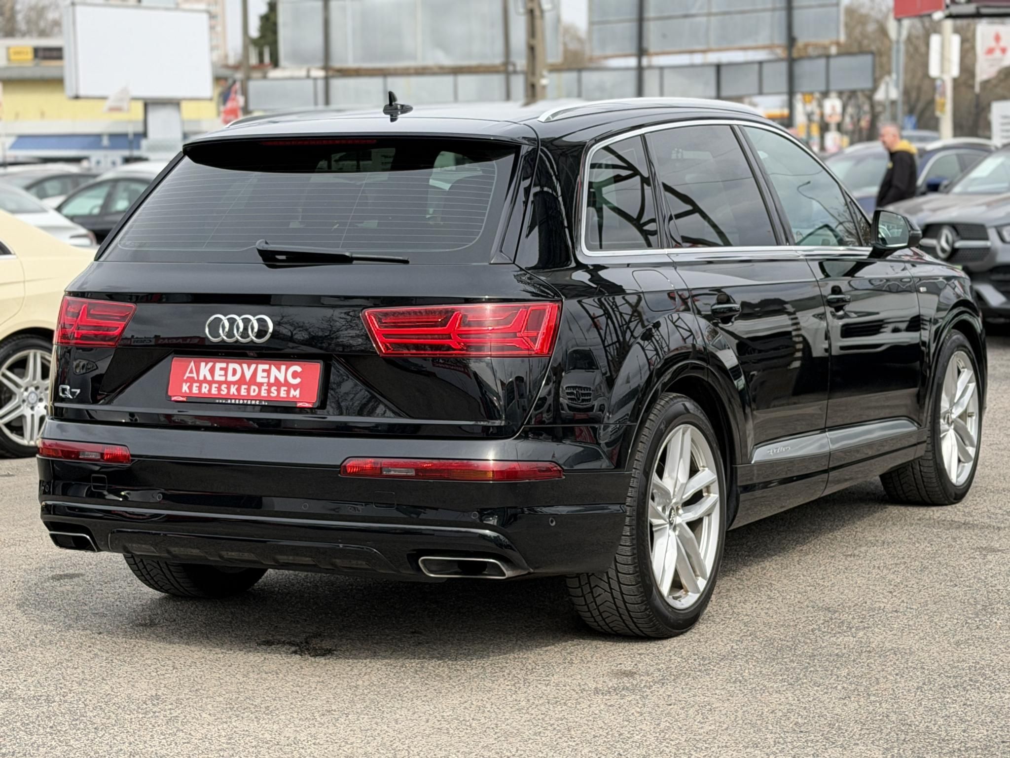 AUDI Q7 3.0 V6 TDI quattro Tiptronic ic [7 személy] S-line M.o.-i. BOSE. virtual cockpit. kamera. keyless. holttér
