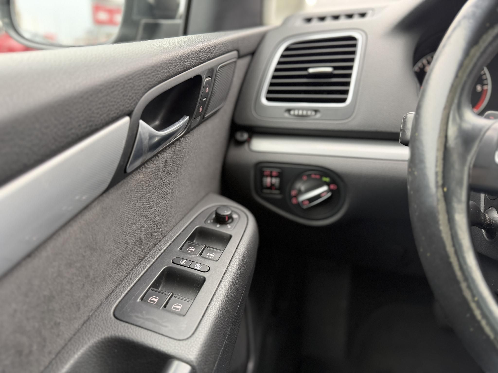 VOLKSWAGEN SHARAN 2.0 CR TDI Comfortline DSG [7 személy] Magyarországi. teljes szerviztörténet!