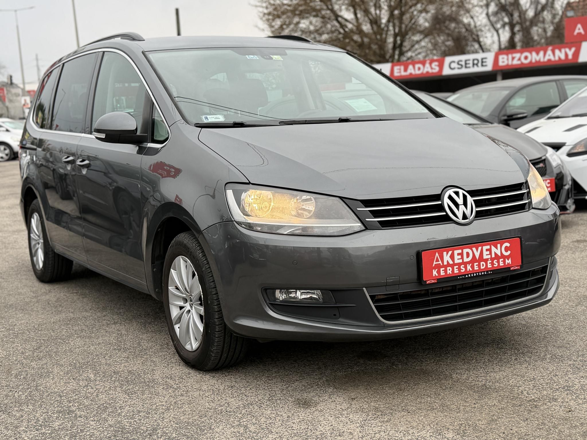 VOLKSWAGEN SHARAN 2.0 CR TDI Comfortline DSG [7 személy] Magyarországi. teljes szerviztörténet!
