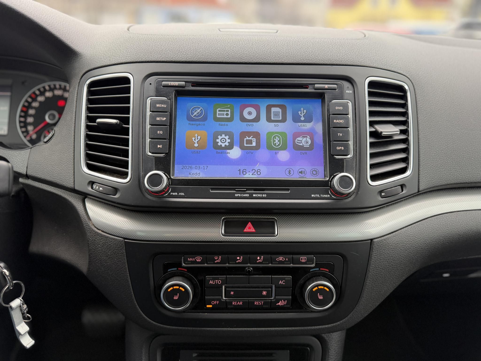 VOLKSWAGEN SHARAN 2.0 CR TDI Comfortline DSG [7 személy] Magyarországi. teljes szerviztörténet!