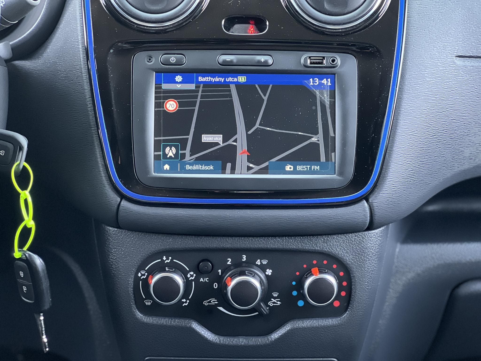 DACIA LODGY 1.5 Blue dCi Stepway (7 személyes ) 50e km. M.o.-i. 1.tul. CarPlay. Kitünő állapot!